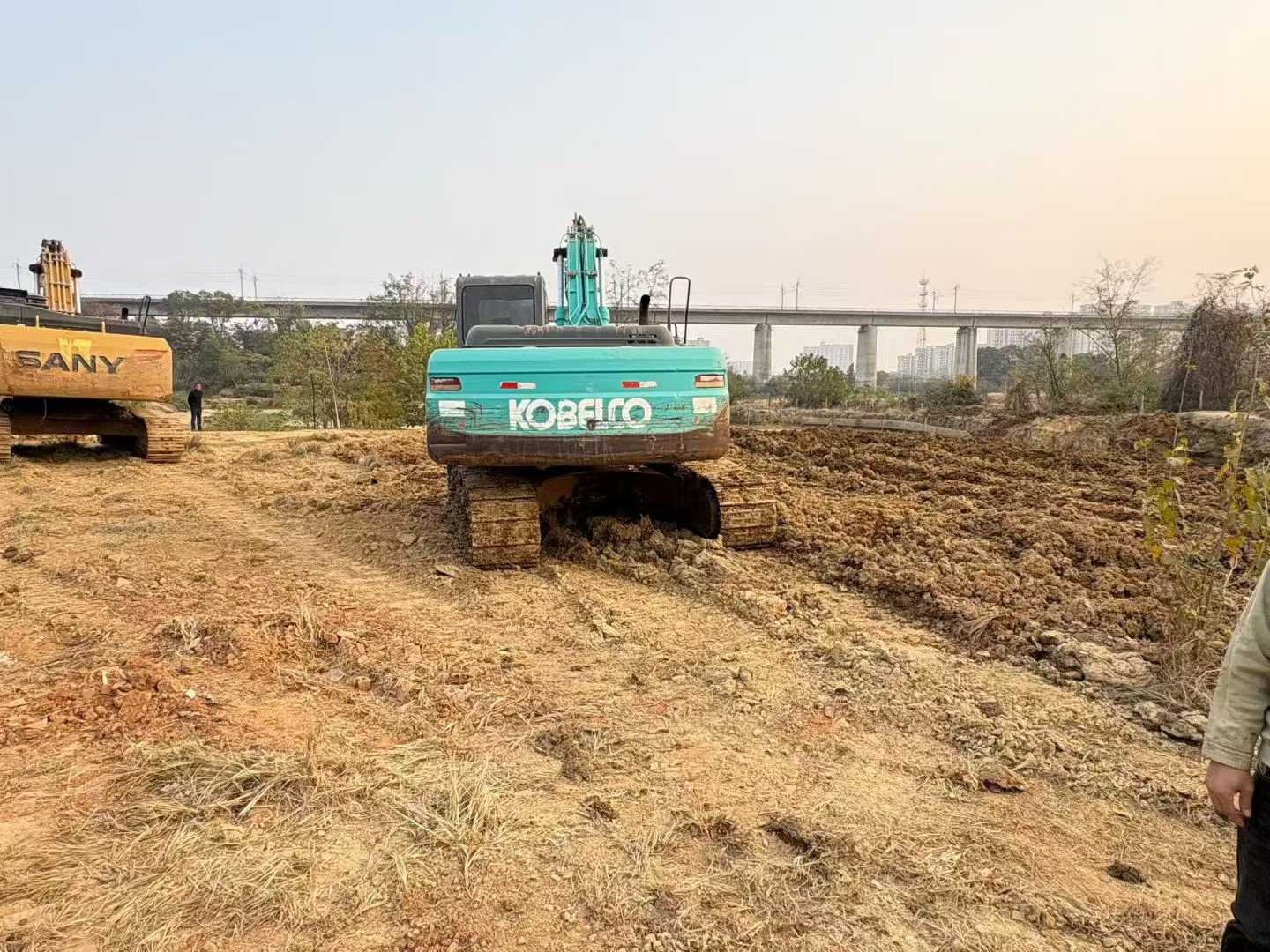 Used Kobelco SK210 Excavator 2015 Model / 3