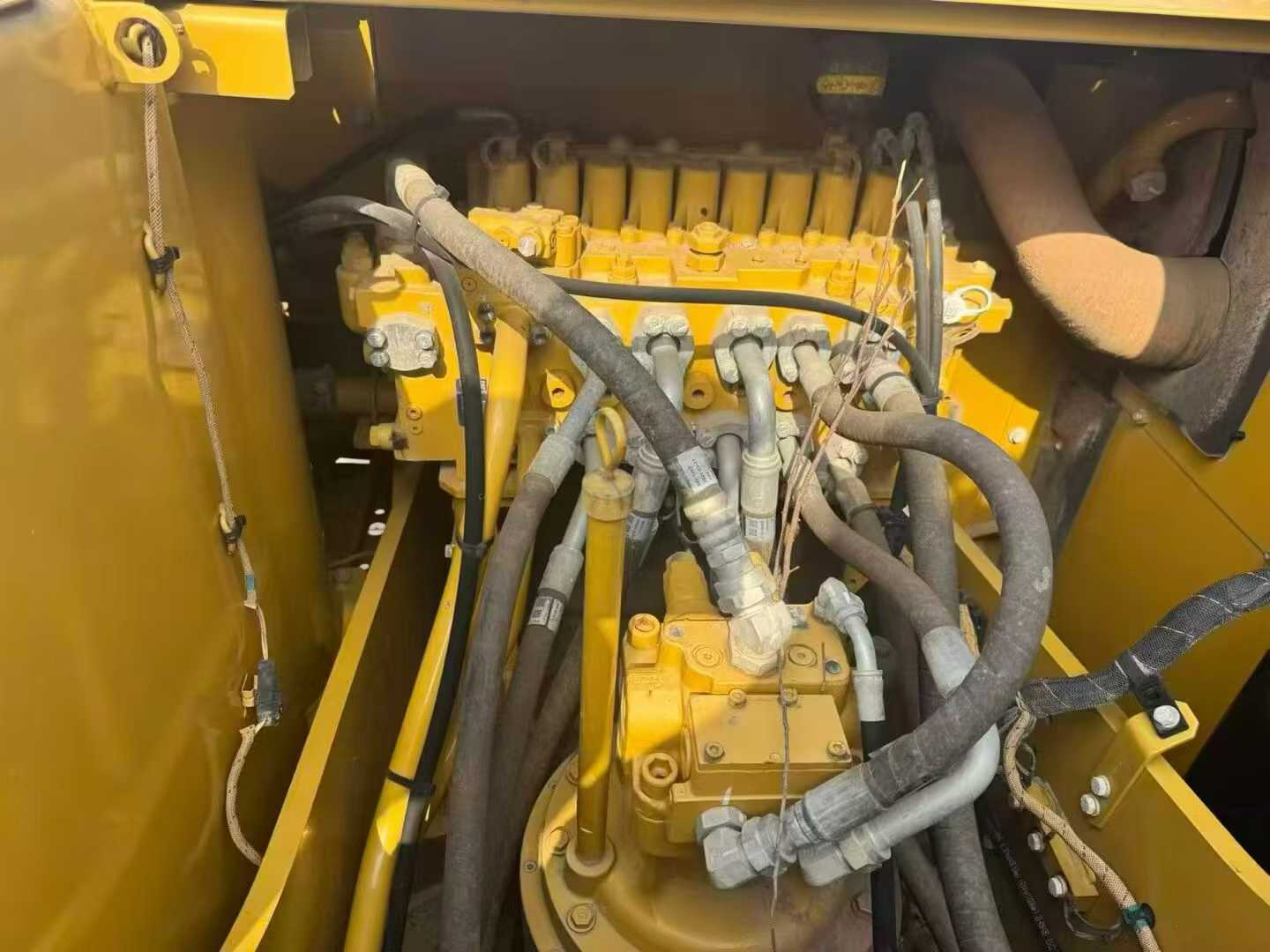 Used Caterpillar 323 Excavator 2021 Model / 4