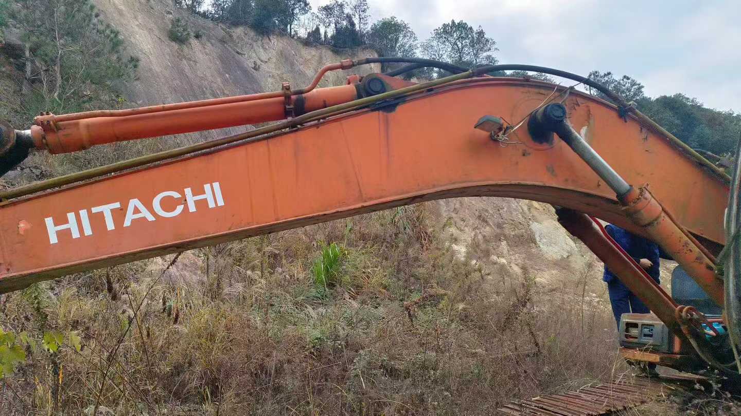 Used Hitachi ZAXIS200 Excavator 2016 Model / 7