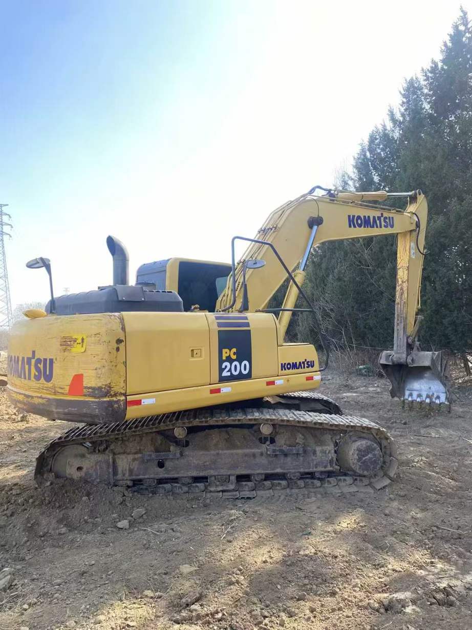 Used Komatsu PC200 Excavator 2016 Model / 3