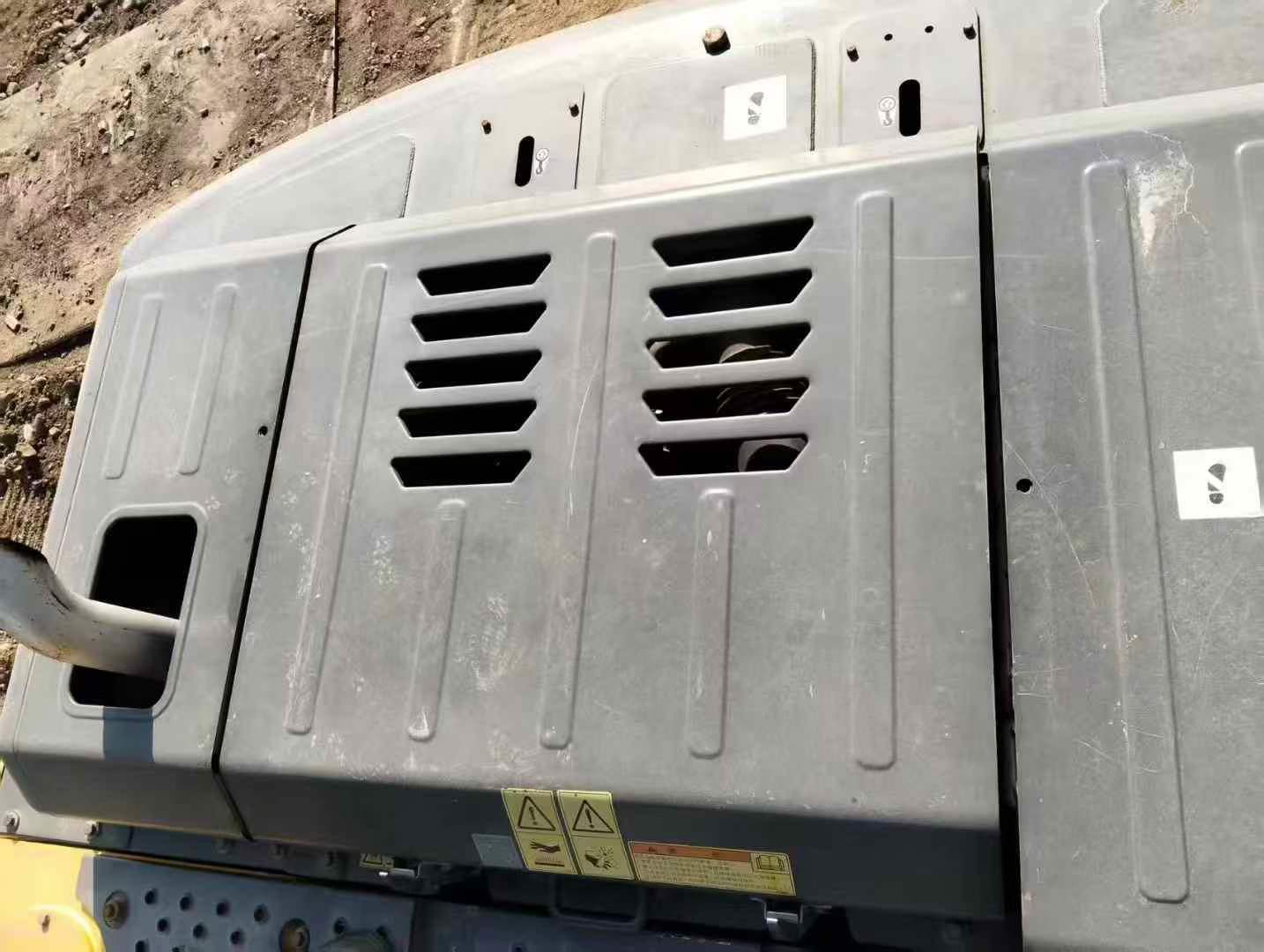 Used Volvo EC200 Excavator 2020 Model / 8