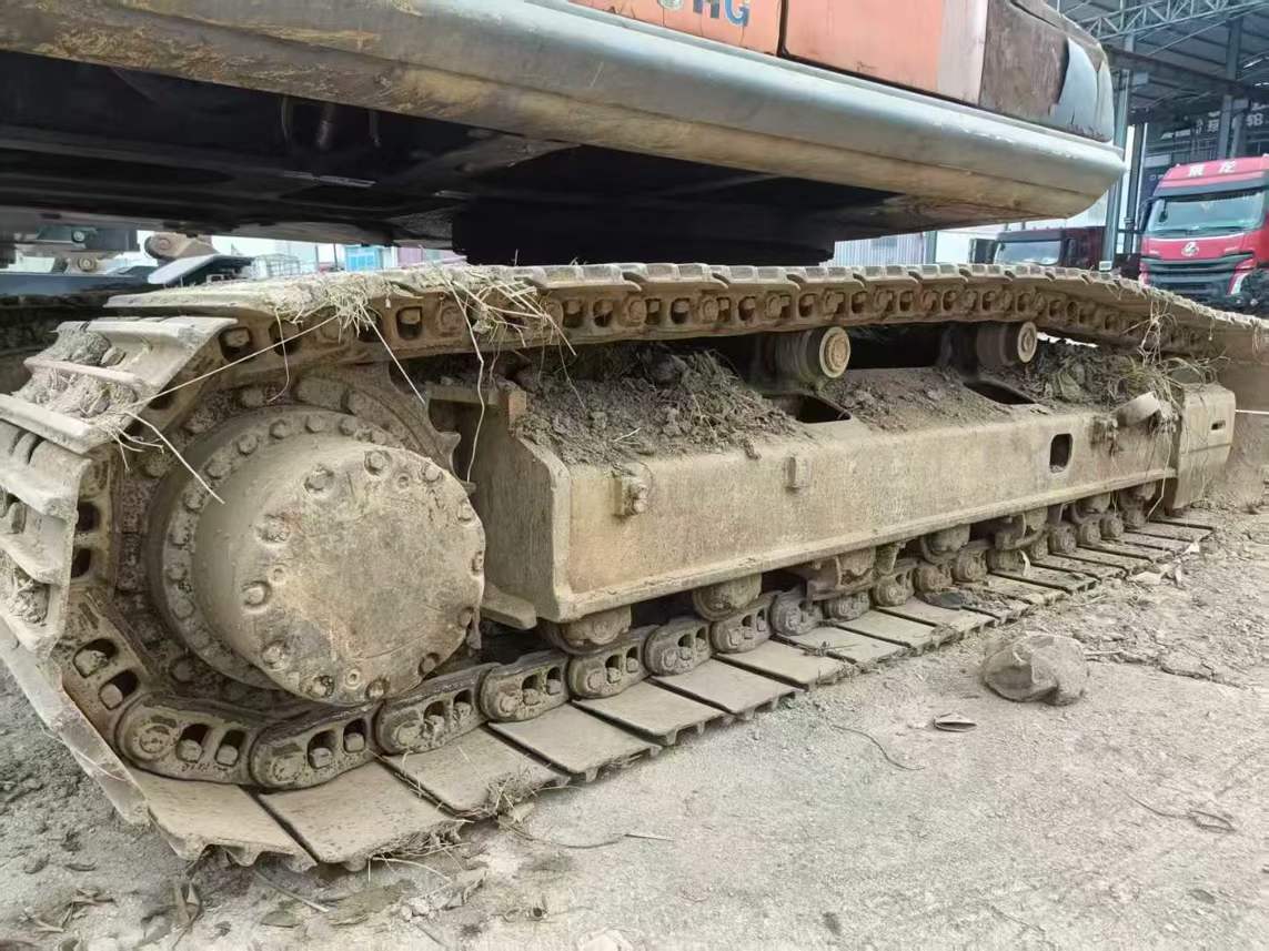 Used Hitachi ZX210-3G Excavator 2011 Model / 4