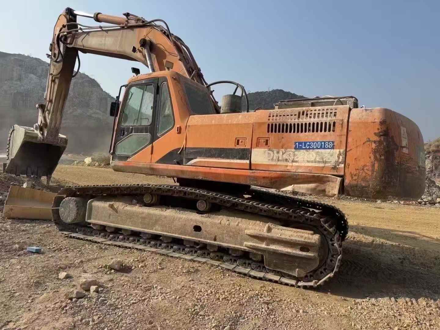 Used Doosan DL420 Excavator 2016 Model / 3