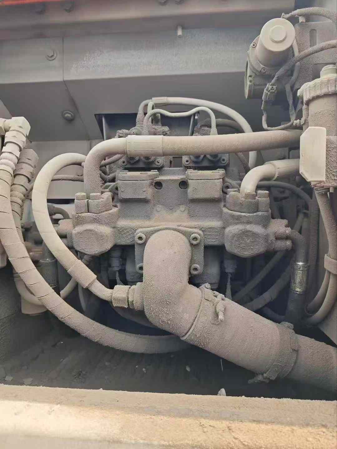 Used Hitachi ZX240-3 Excavator 2014 Model / 3