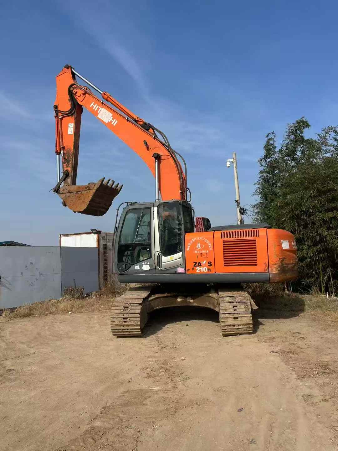 Used Hitachi ZAXIS200 Excavator 2010 Model / 2