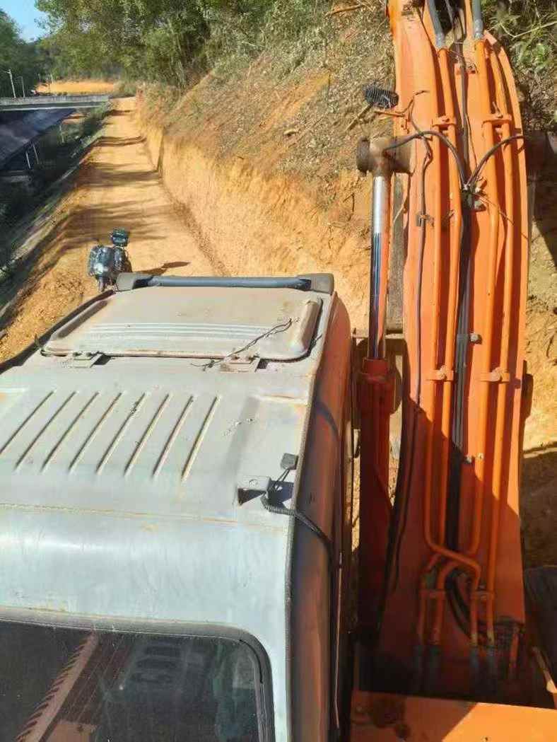 Used Hitachi ZX120 Excavator 2012 Model / 6