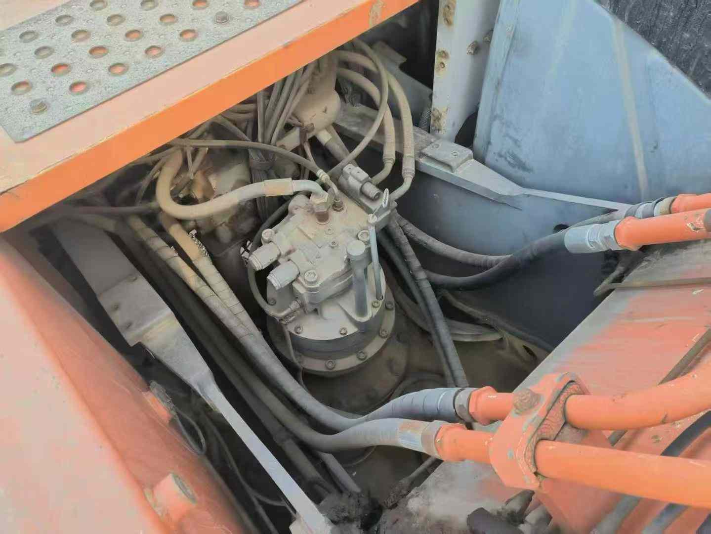 Used Hitachi ZAXIS200 Excavator 2016 Model / 7