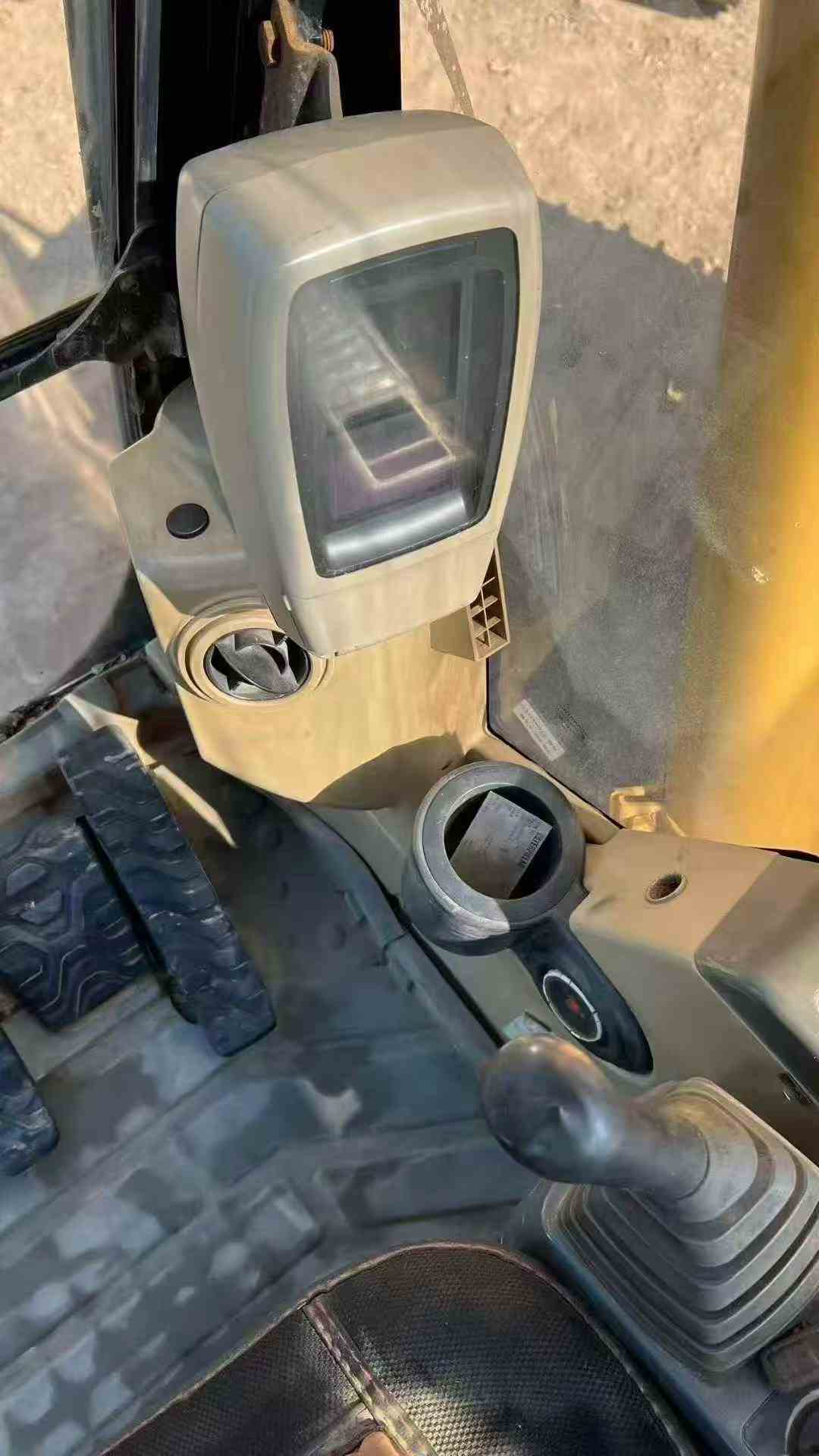 Used Caterpillar 320CU Excavator 2016 Model / 8