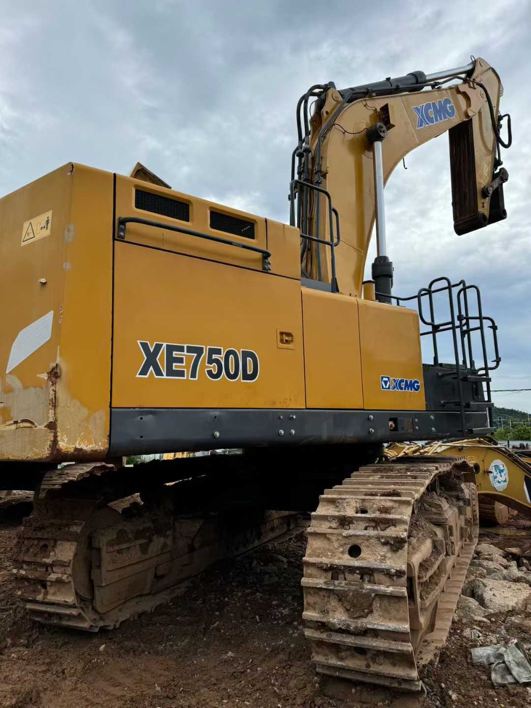Used XCMG XE750D Excavator 2021 Model / 2