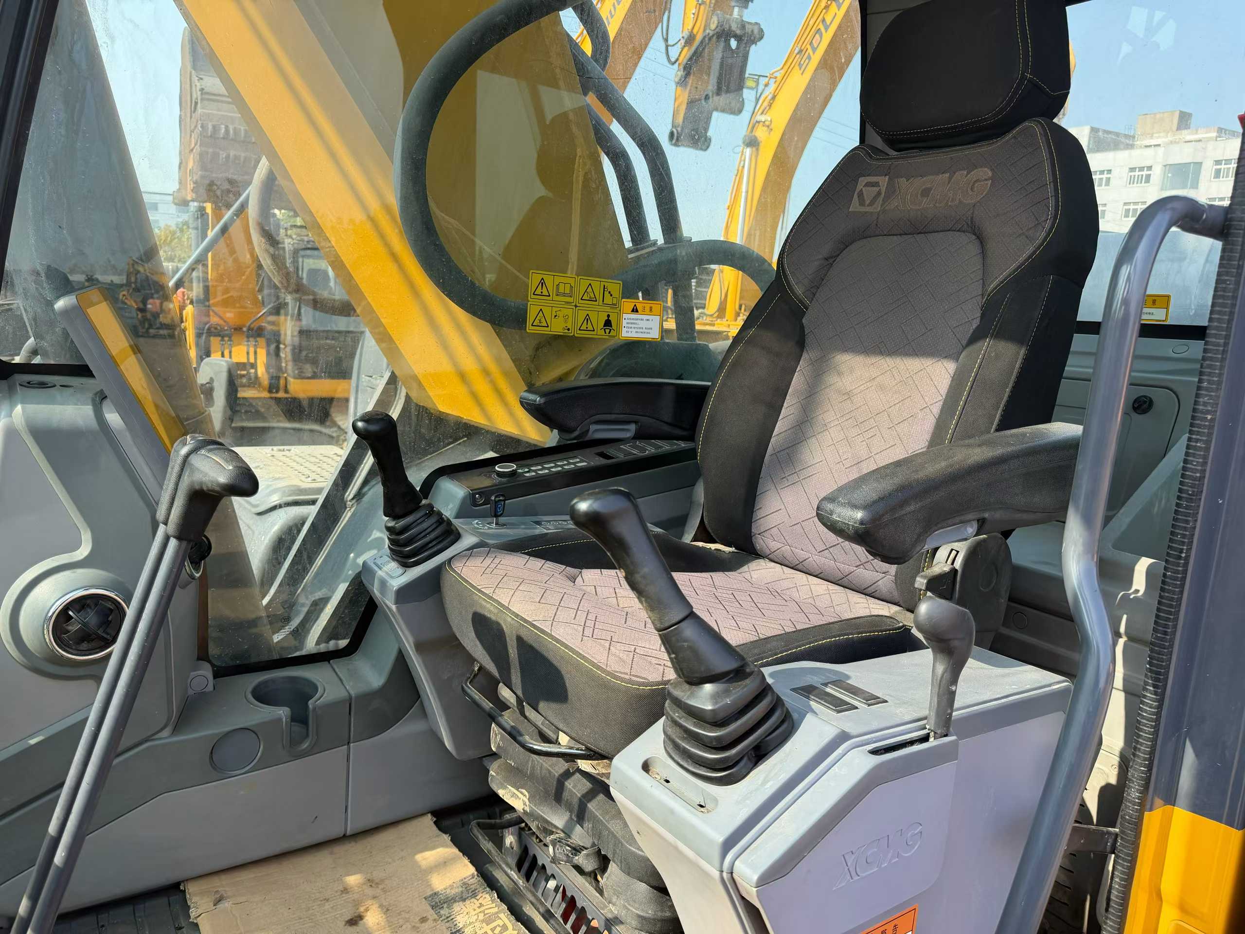 Used XCMG XE80 Excavator 2016 Model / 6