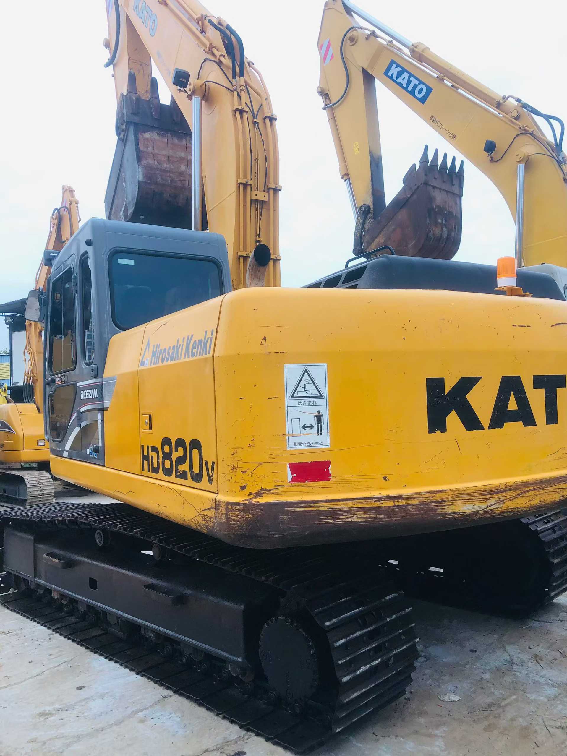 Used Kato HD820V Excavator 2016 Model / 9