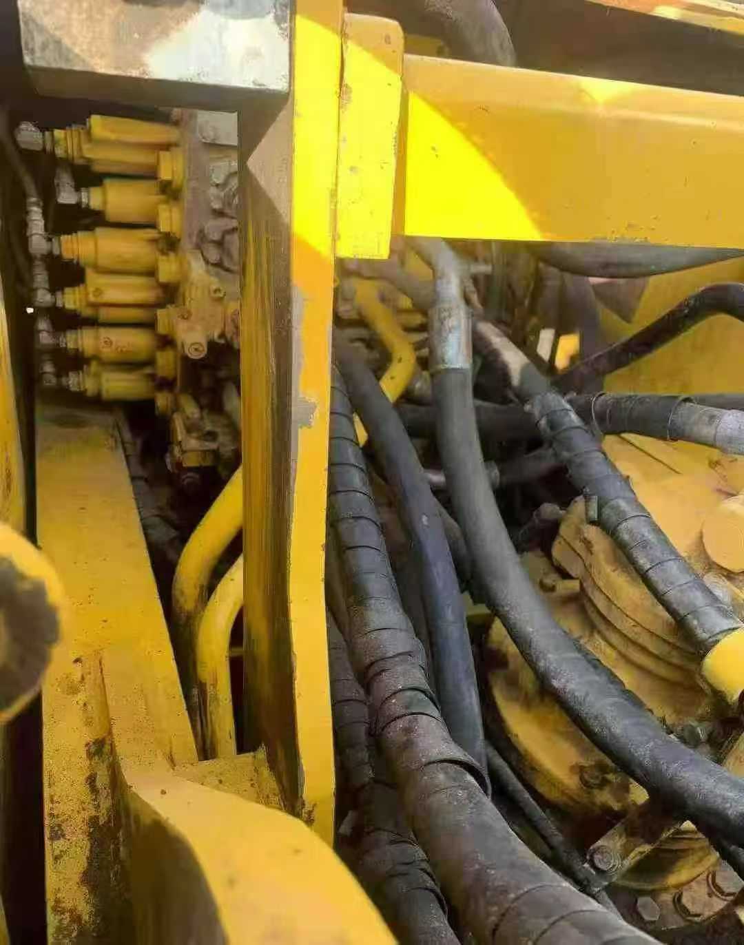 Used Komatsu PC220 Excavator 2020 Model / 4