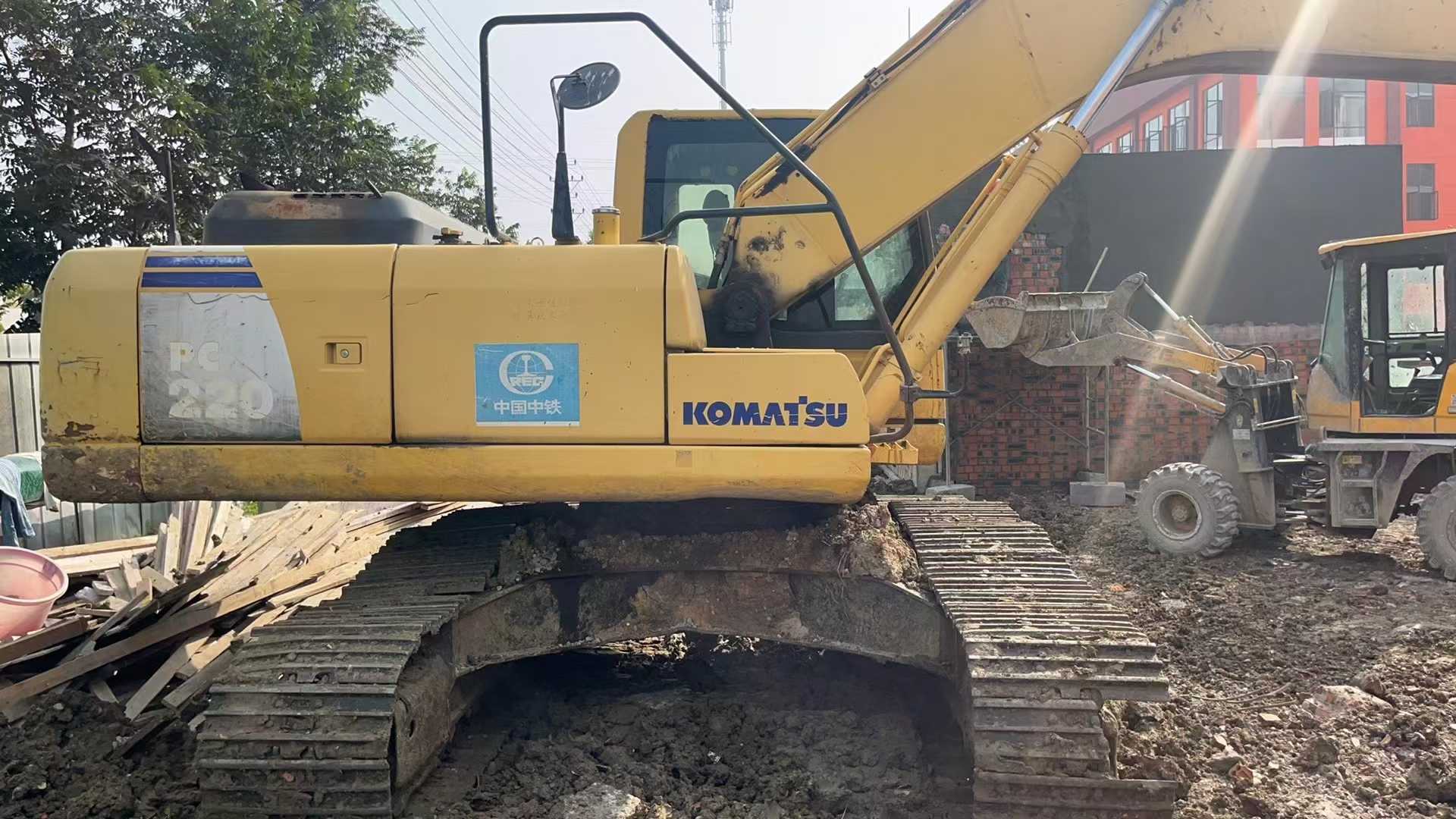 Used Komatsu PC220-8 Excavator 2011 Model / 2