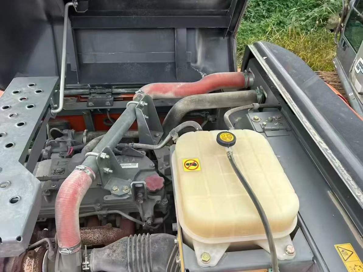 Used Hitachi ZAXIS200 Excavator 2020 Model / 8