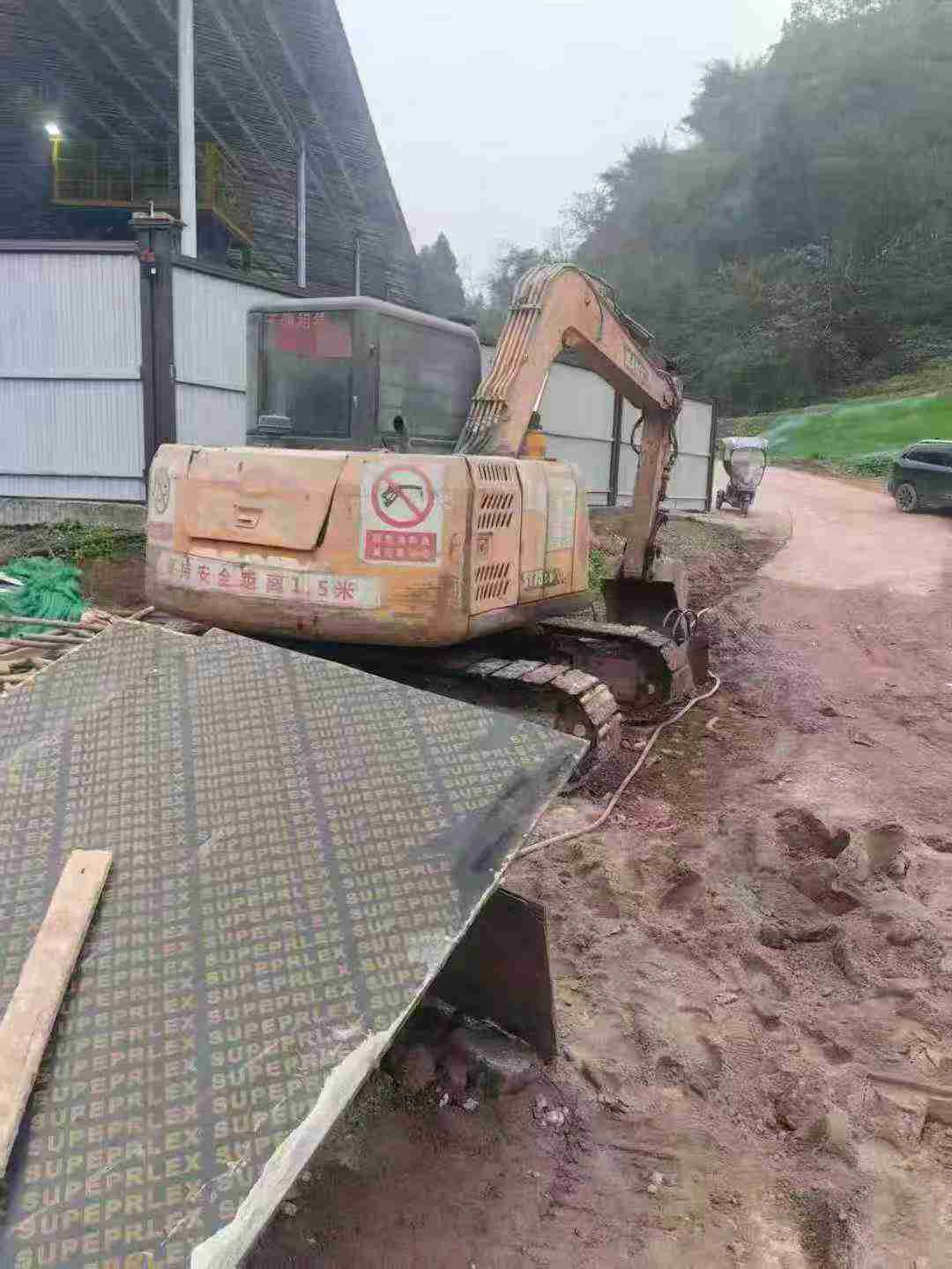 Used Sany SY75 Excavator 2013 Model / 3