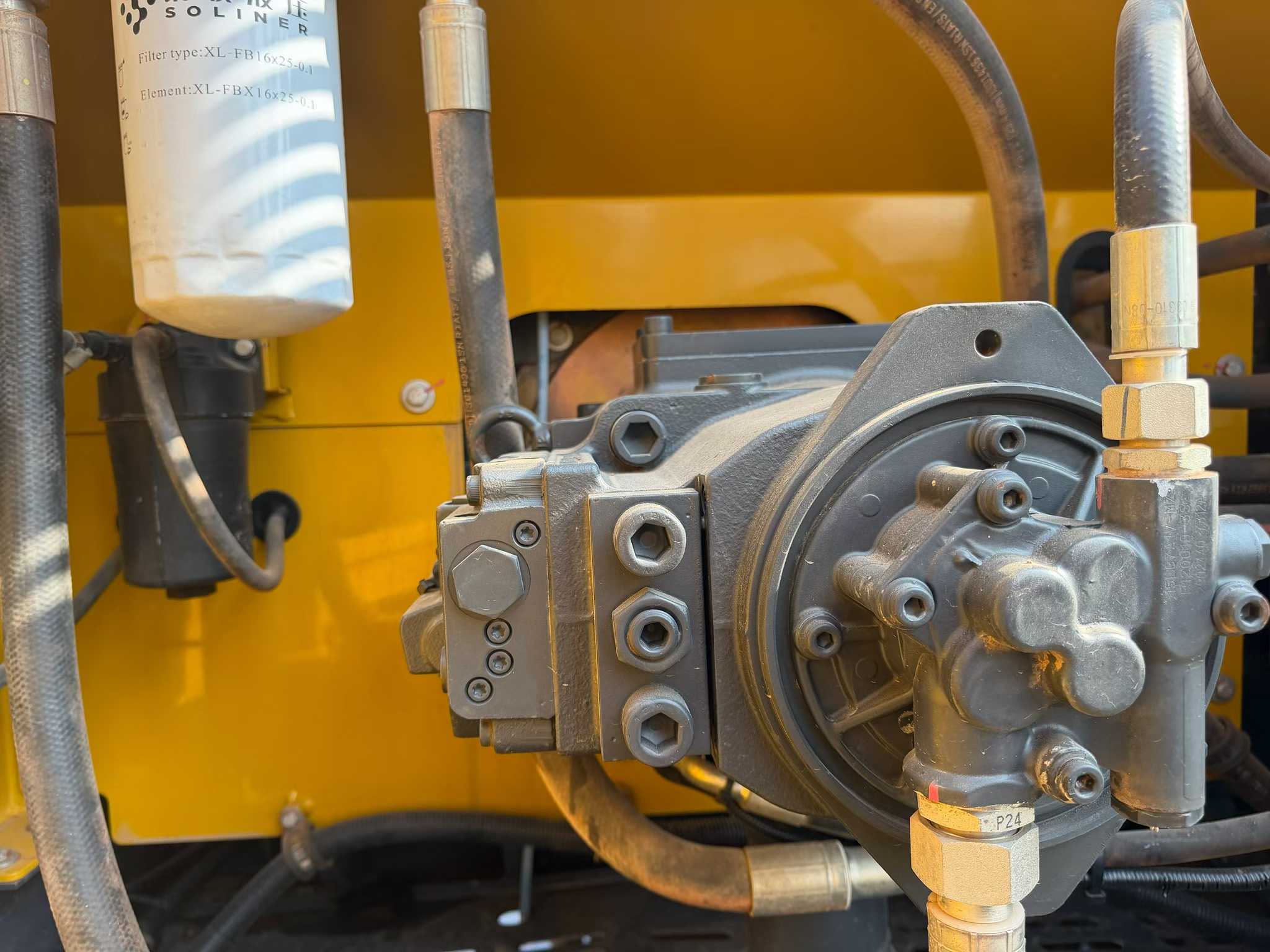 Used XCMG XE80 Excavator 2016 Model / 3