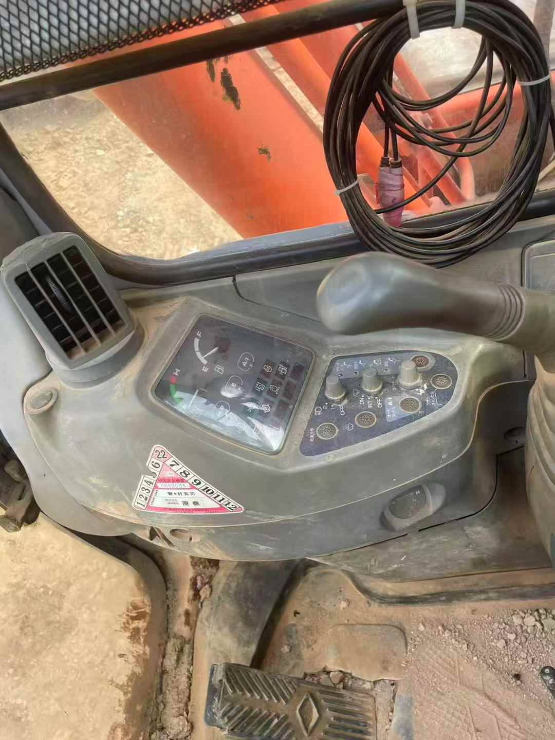 Used Hitachi ZAXIS200 Excavator 2016 Model / 3