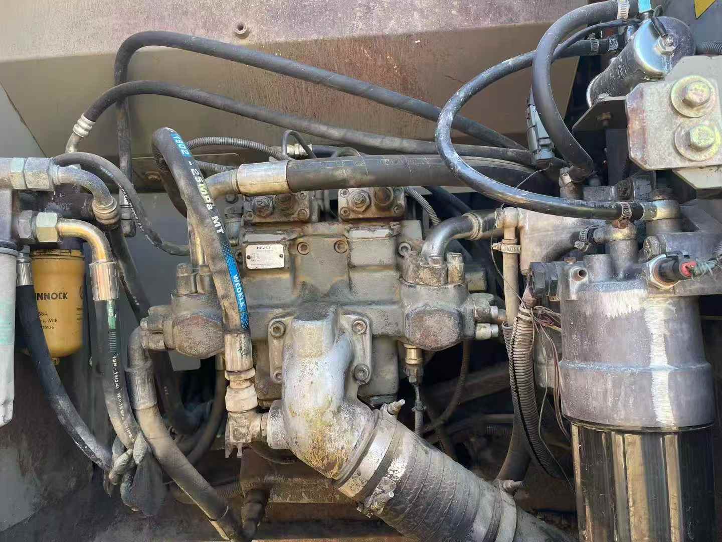 Used Hitachi ZAXIS200 Excavator 2010 Model / 5