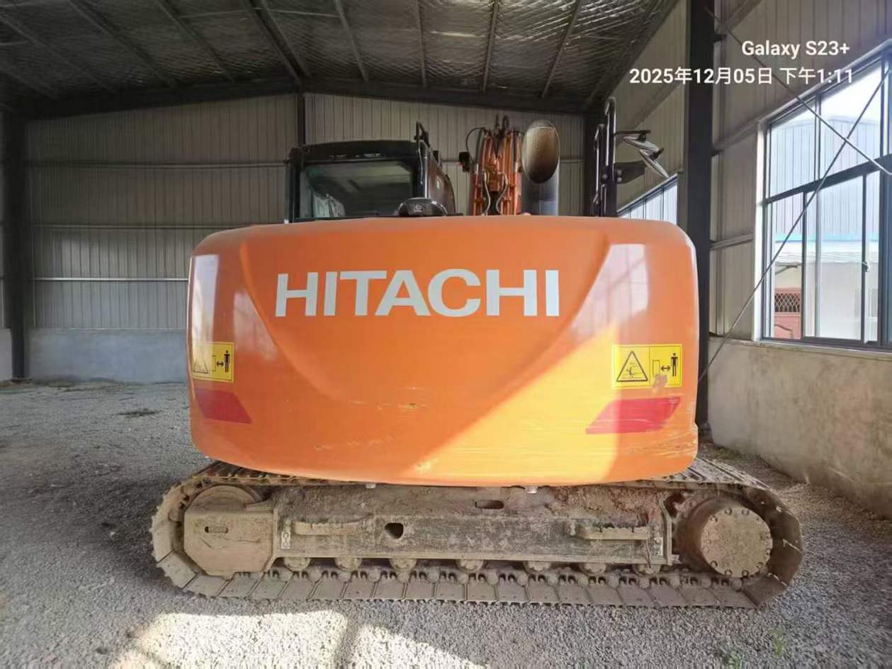 Used Hitachi ZAXIS200 Excavator 2024 Model / 2