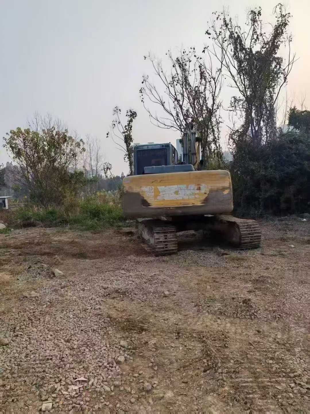 Used XCMG XE135B Excavator 2014 Model / 4