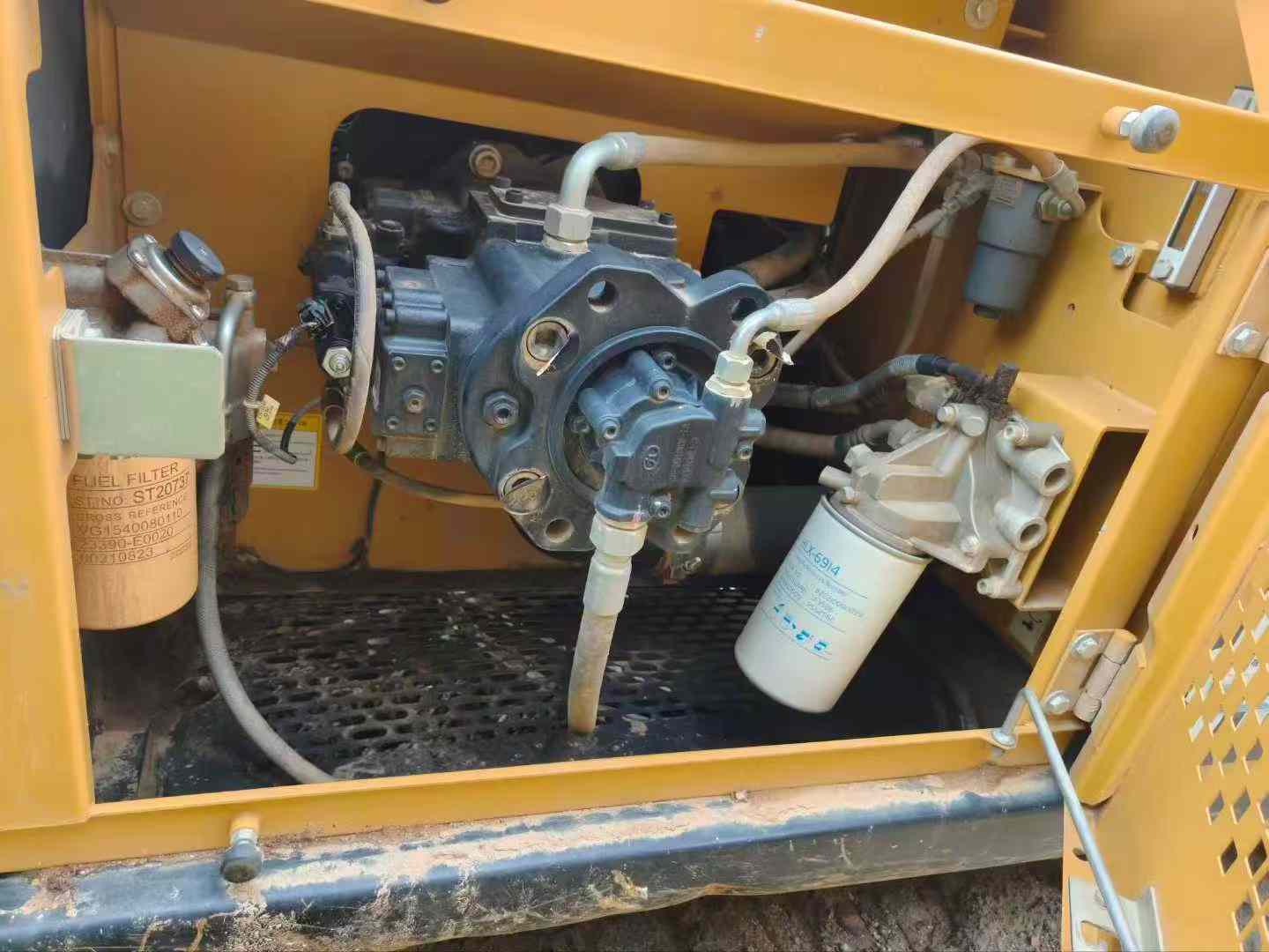 Used Sany SY200C Excavator 2016 Model / 7