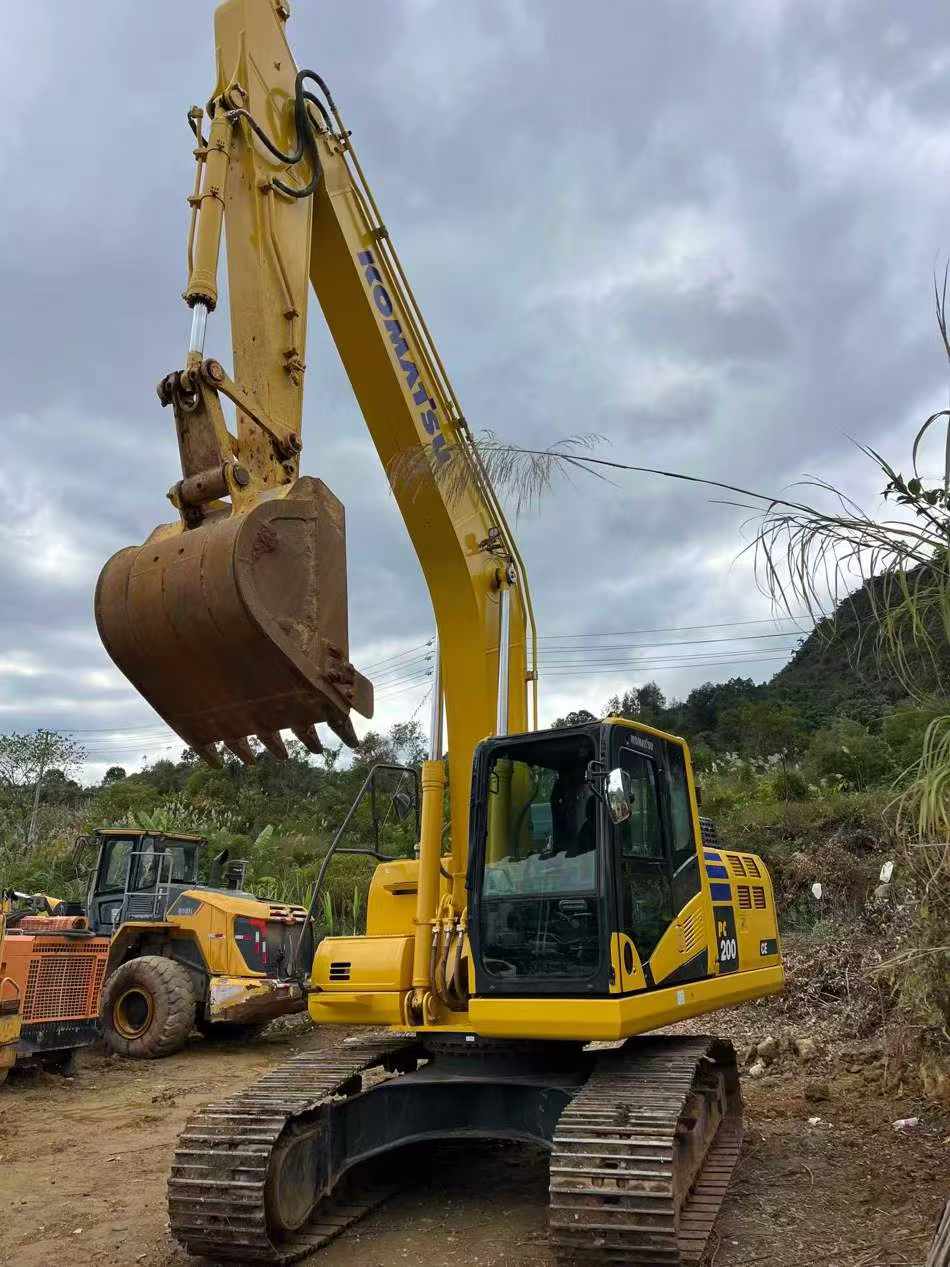Used Komatsu PC200-1 Excavator 2024 Model