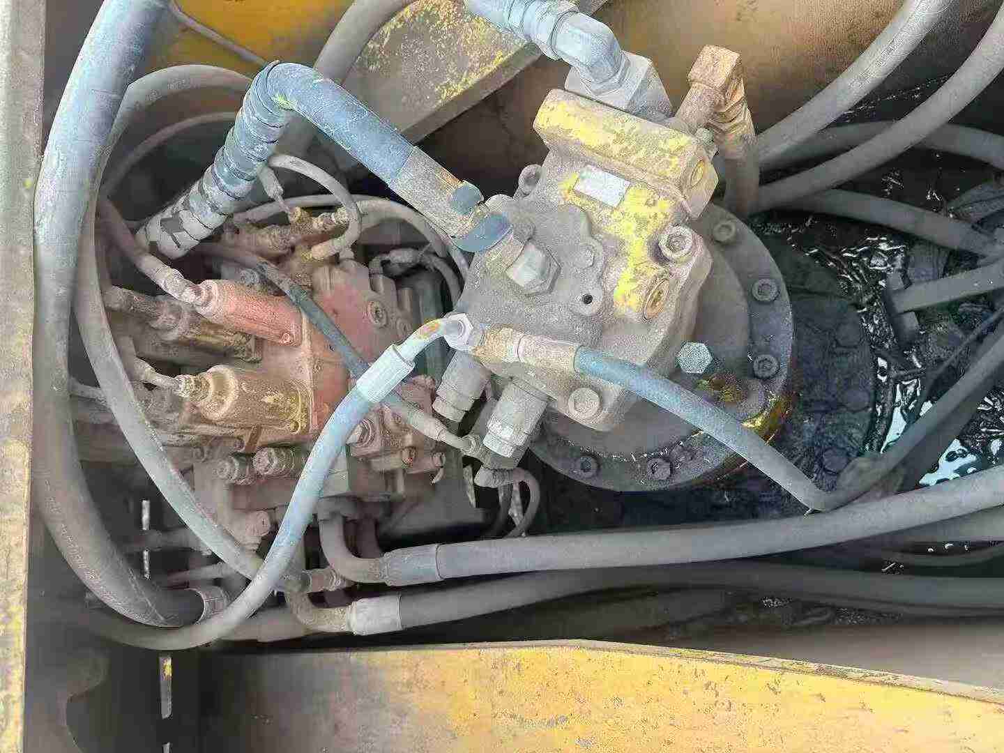 Used Hyundai 330-5A Excavator 2016 Model / 4