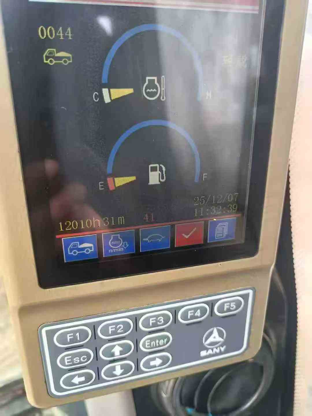 Used Sany SY205H Excavator 2013 Model / 7