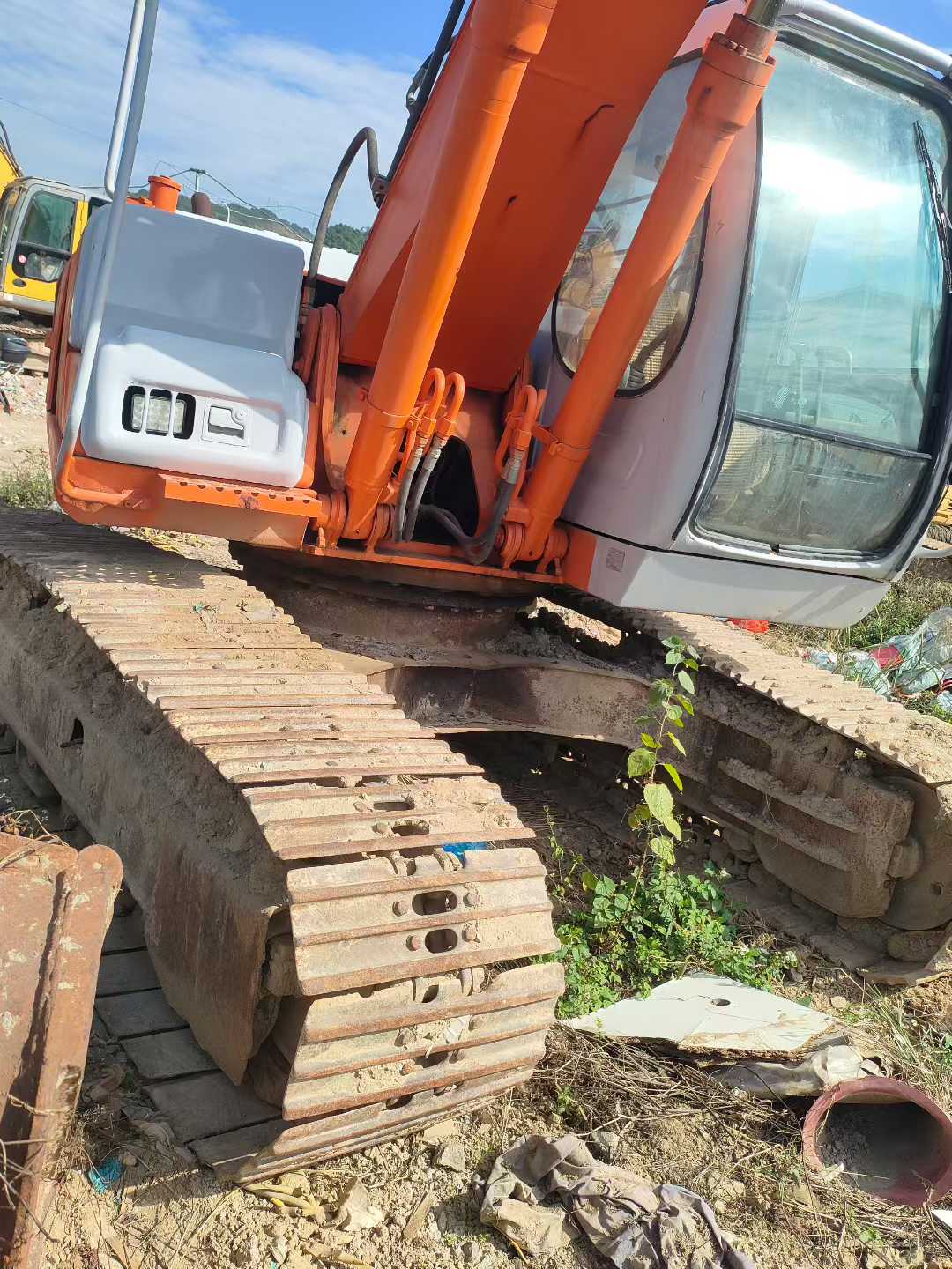 Used Hitachi ZAXIS200 Excavator 2016 Model / 3