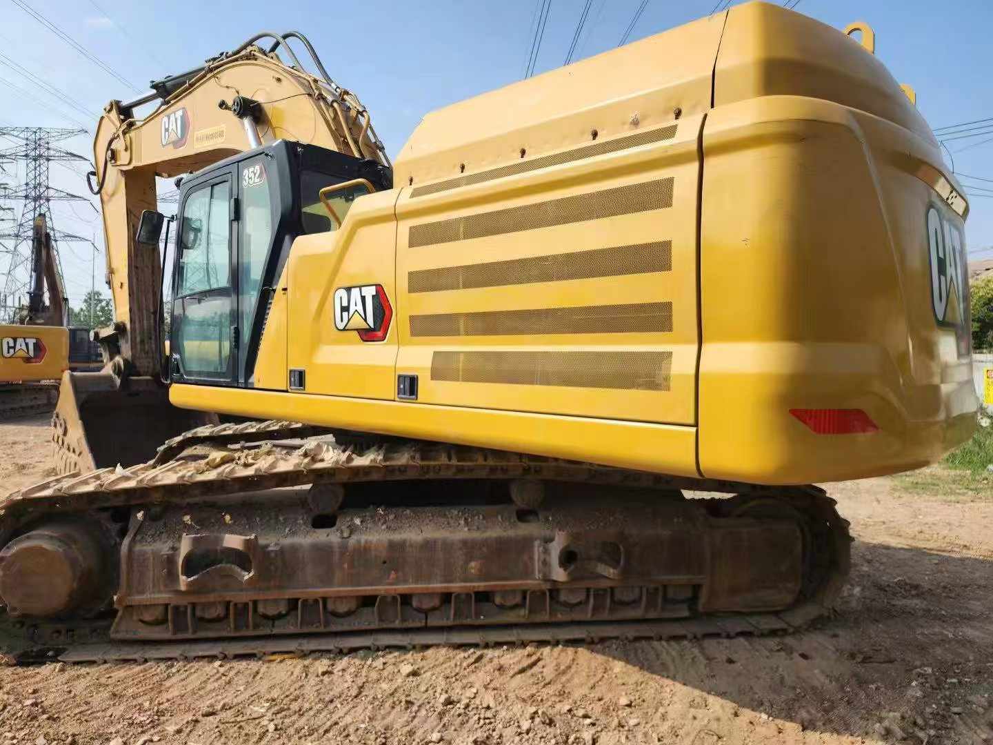 Used Caterpillar CAT352  Excavator 2022 Model / 2