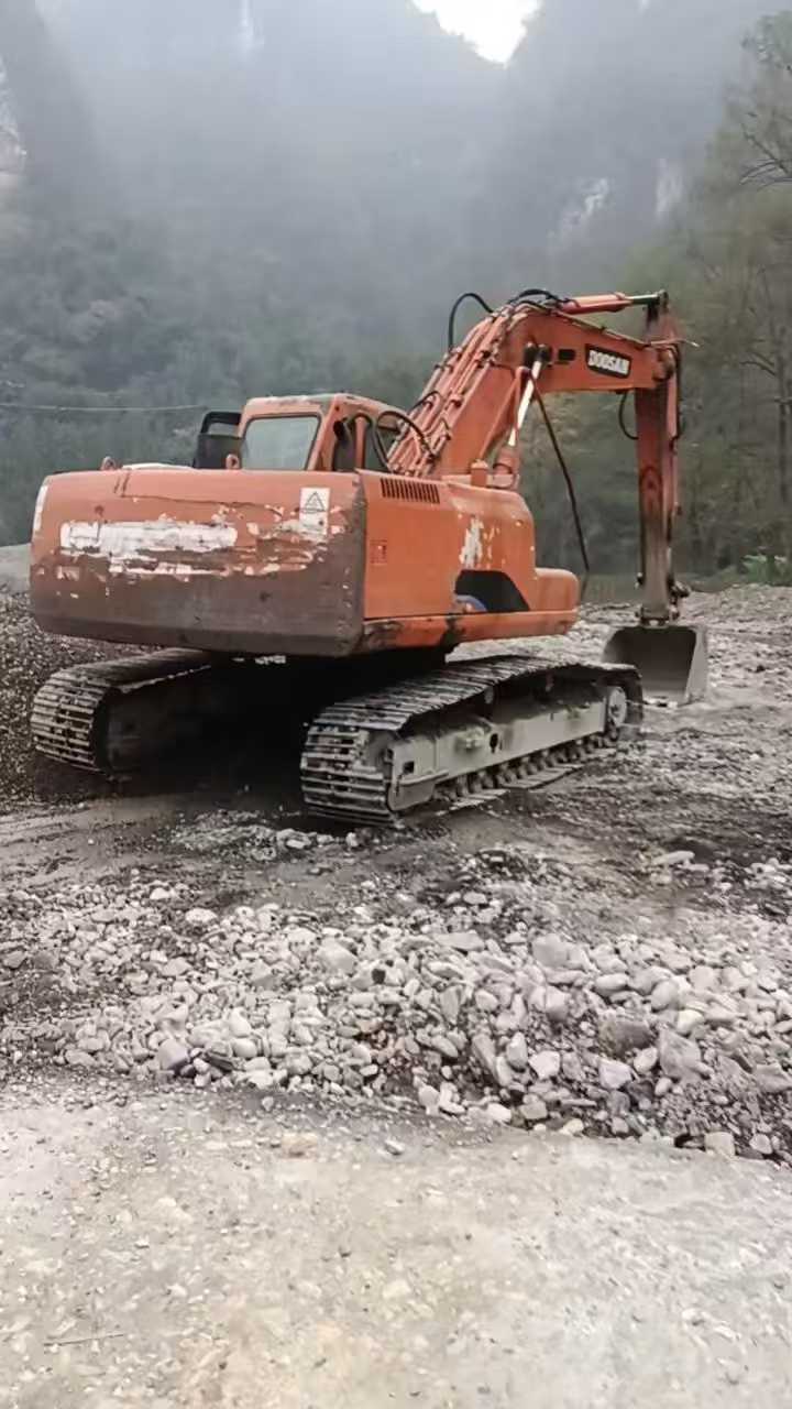 Used Doosan DH220-7 Excavator 2016 Model / 5