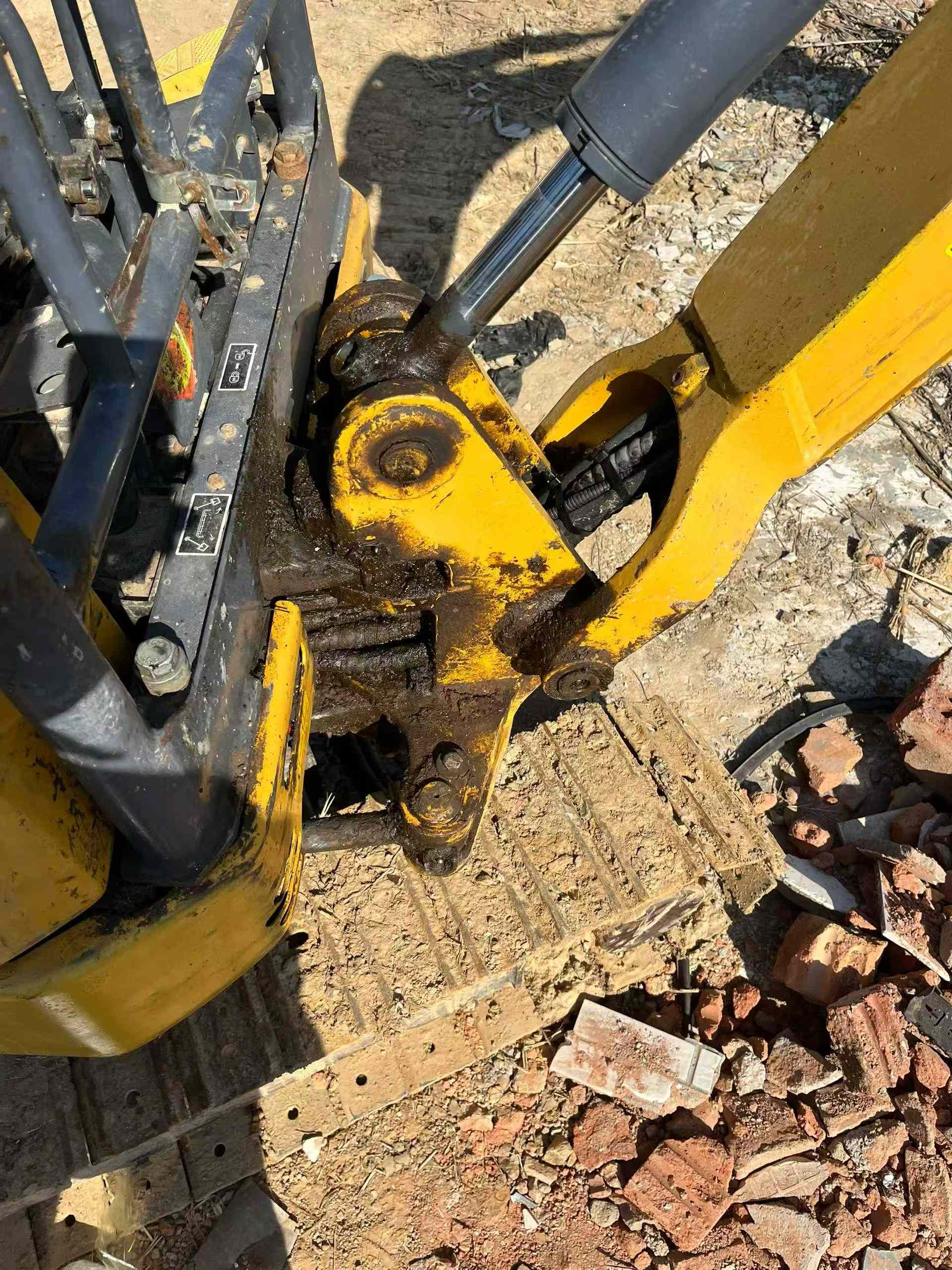 Used XCMG XE15 Excavator 2016 Model / 8