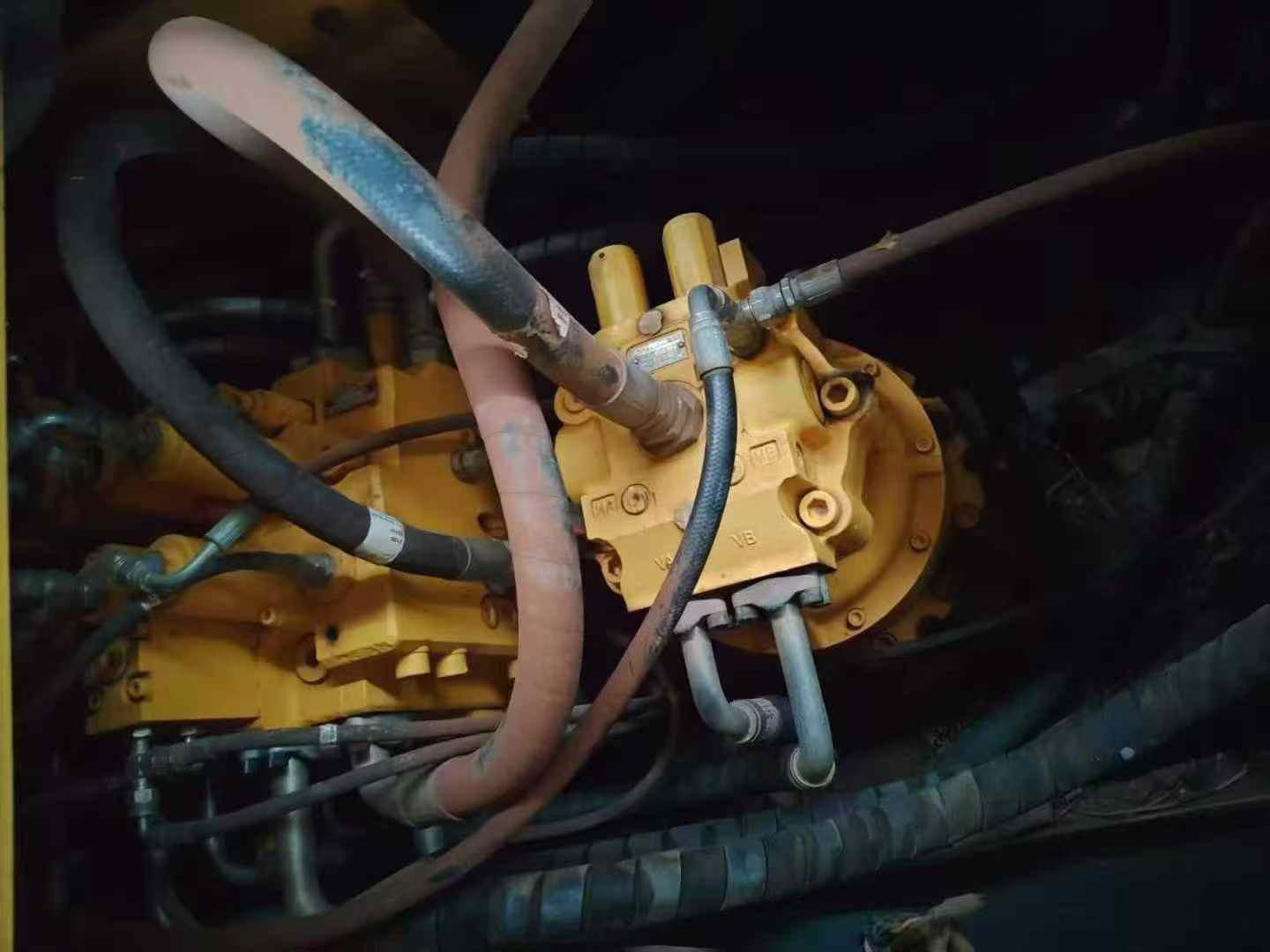 Used Hyundai R215VS Excavator 2021 Model / 7