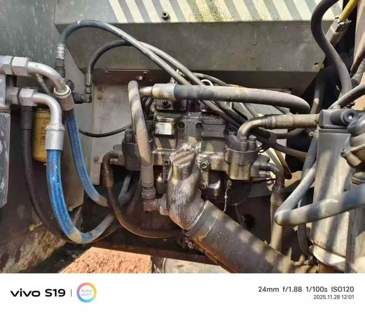 Used Hitachi ZW250 Excavator 2016 Model / 4