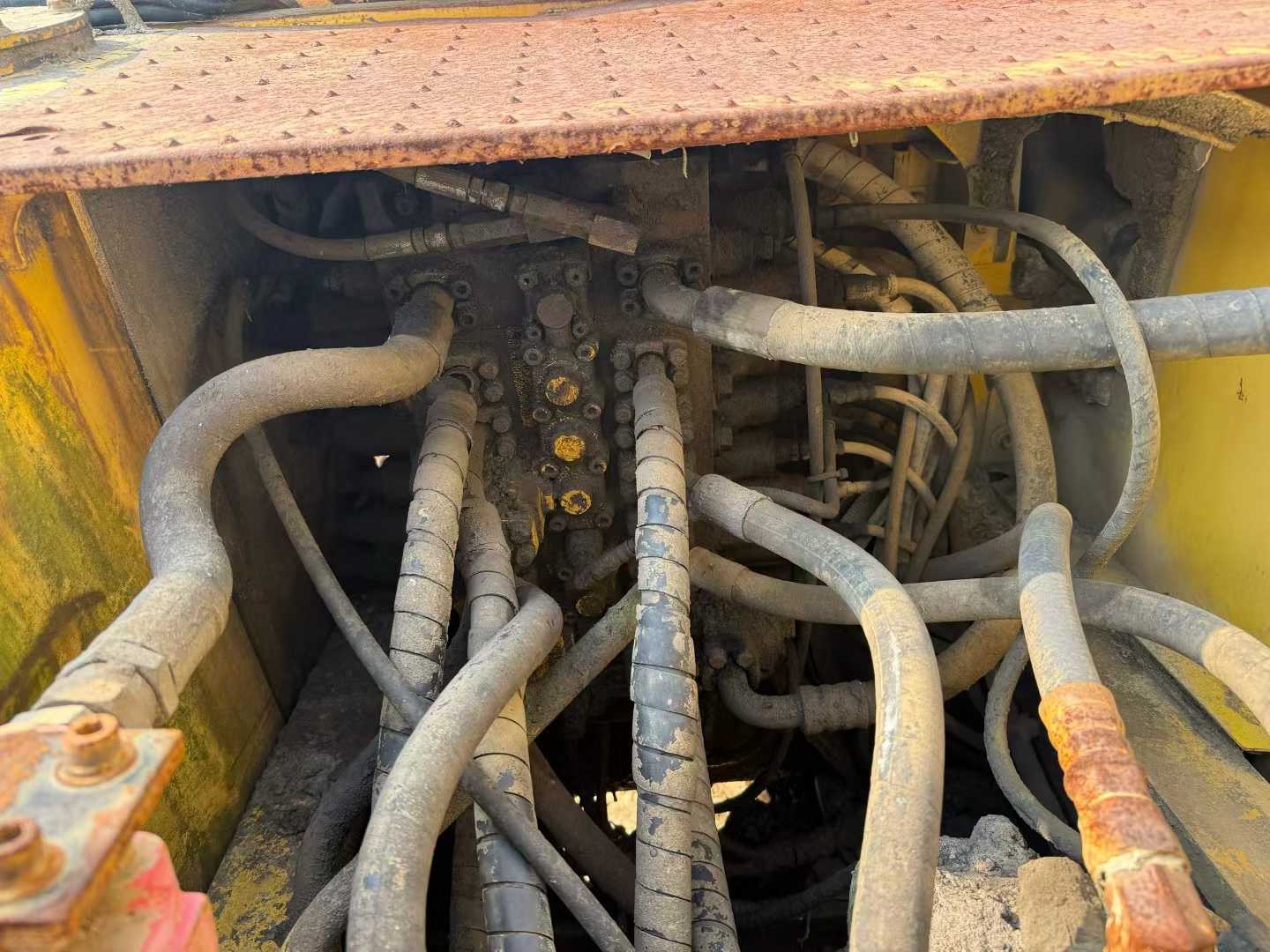 Used Komatsu PC200 Excavator 2016 Model / 5