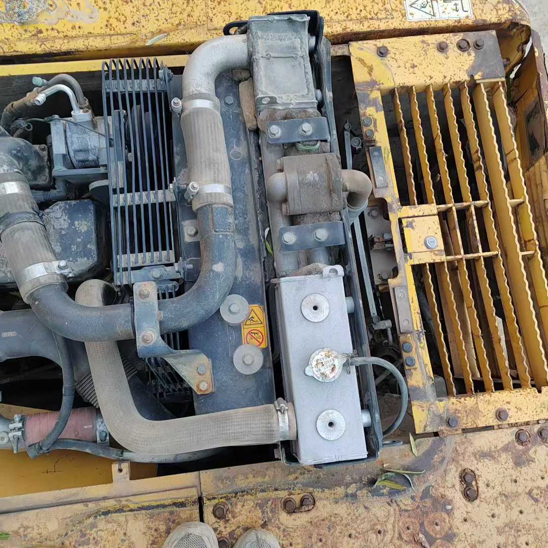 Used Komatsu PC210 Excavator 2011 Model / 5