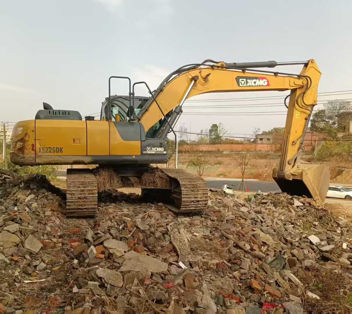Used XCMG XE225DK Excavator 2020 Model / 3