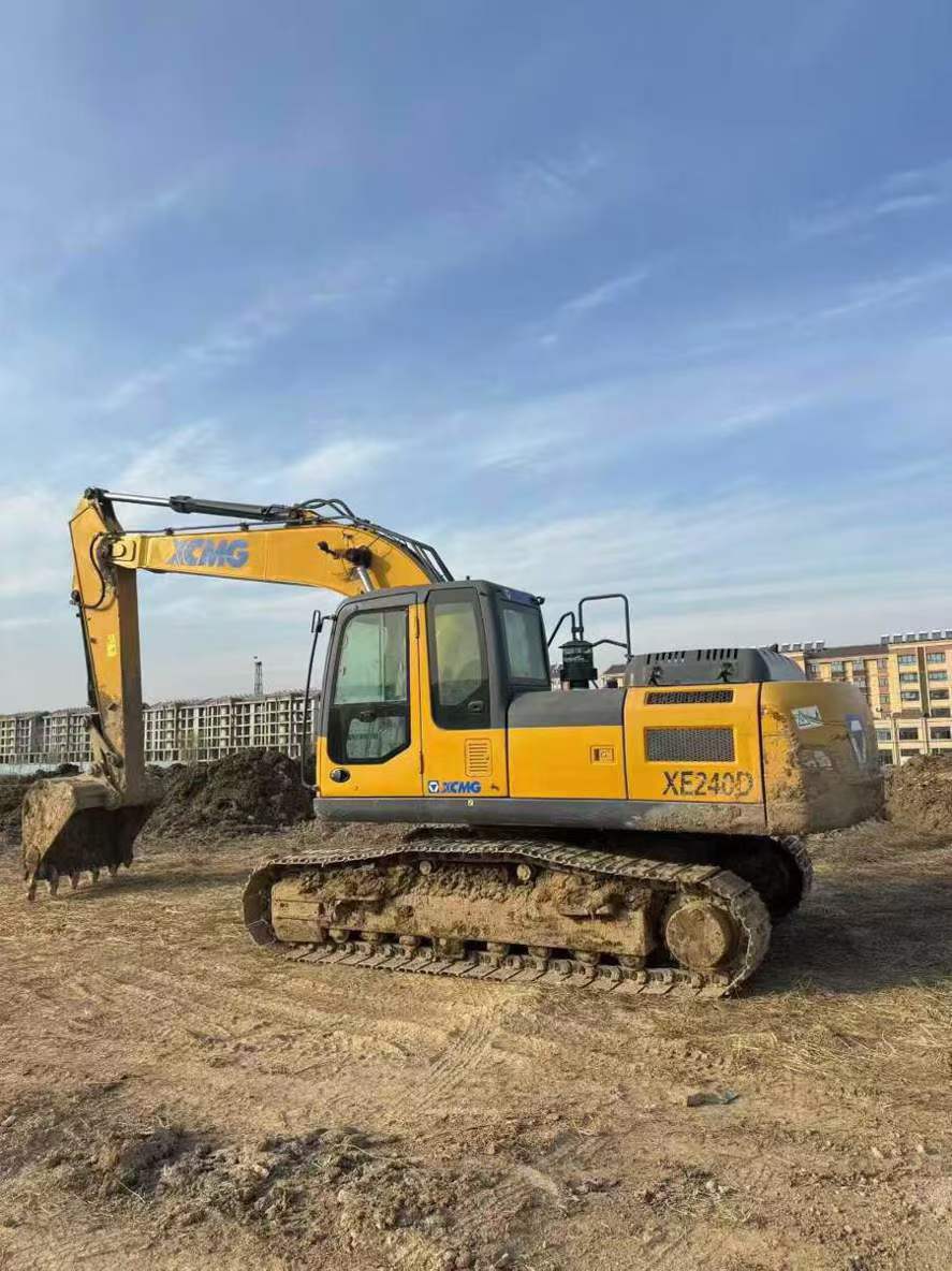 Used XCMG XE215 Excavator 2018 Model / 3