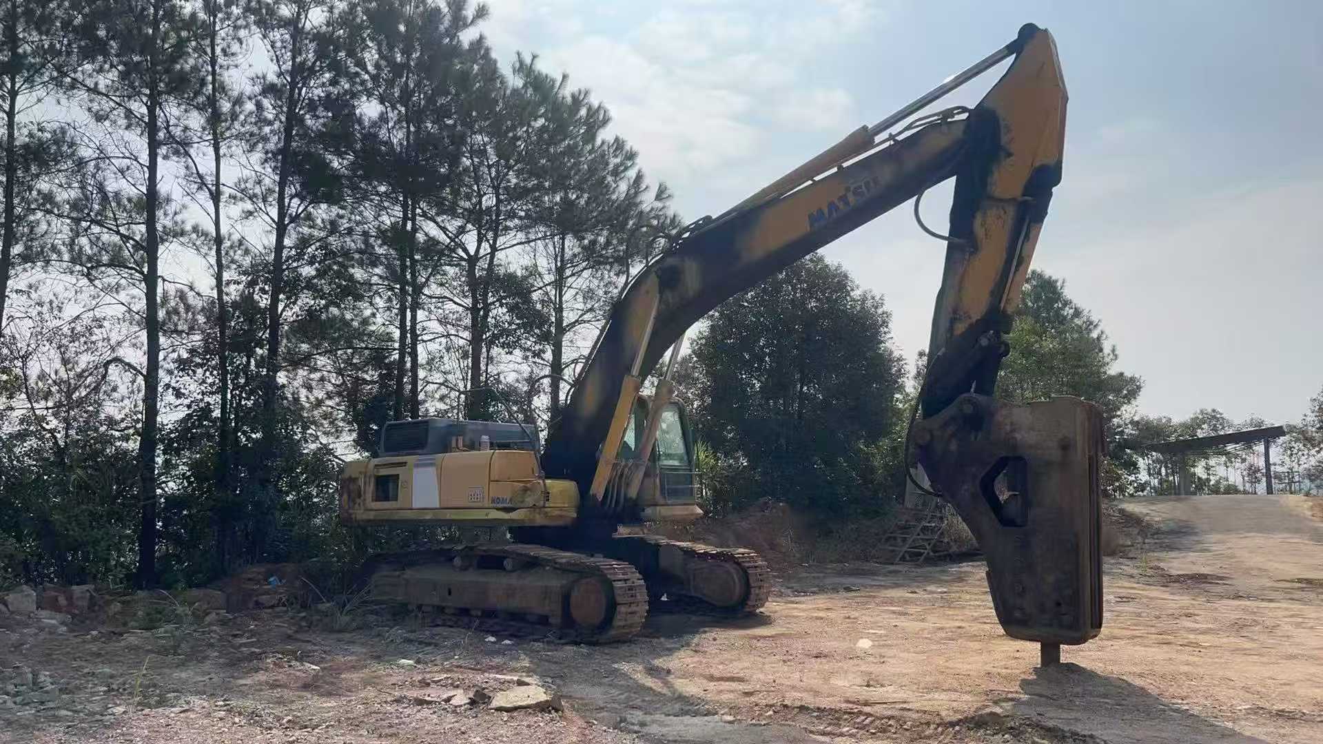 Used Komatsu PC450-8 Excavator 2016 Model / 3