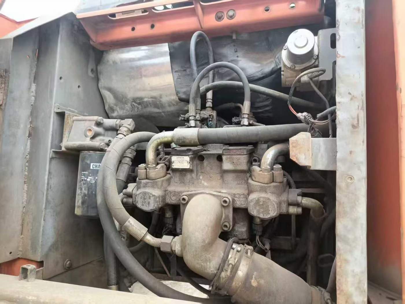 Used Hitachi ZX210-3G Excavator 2011 Model / 7