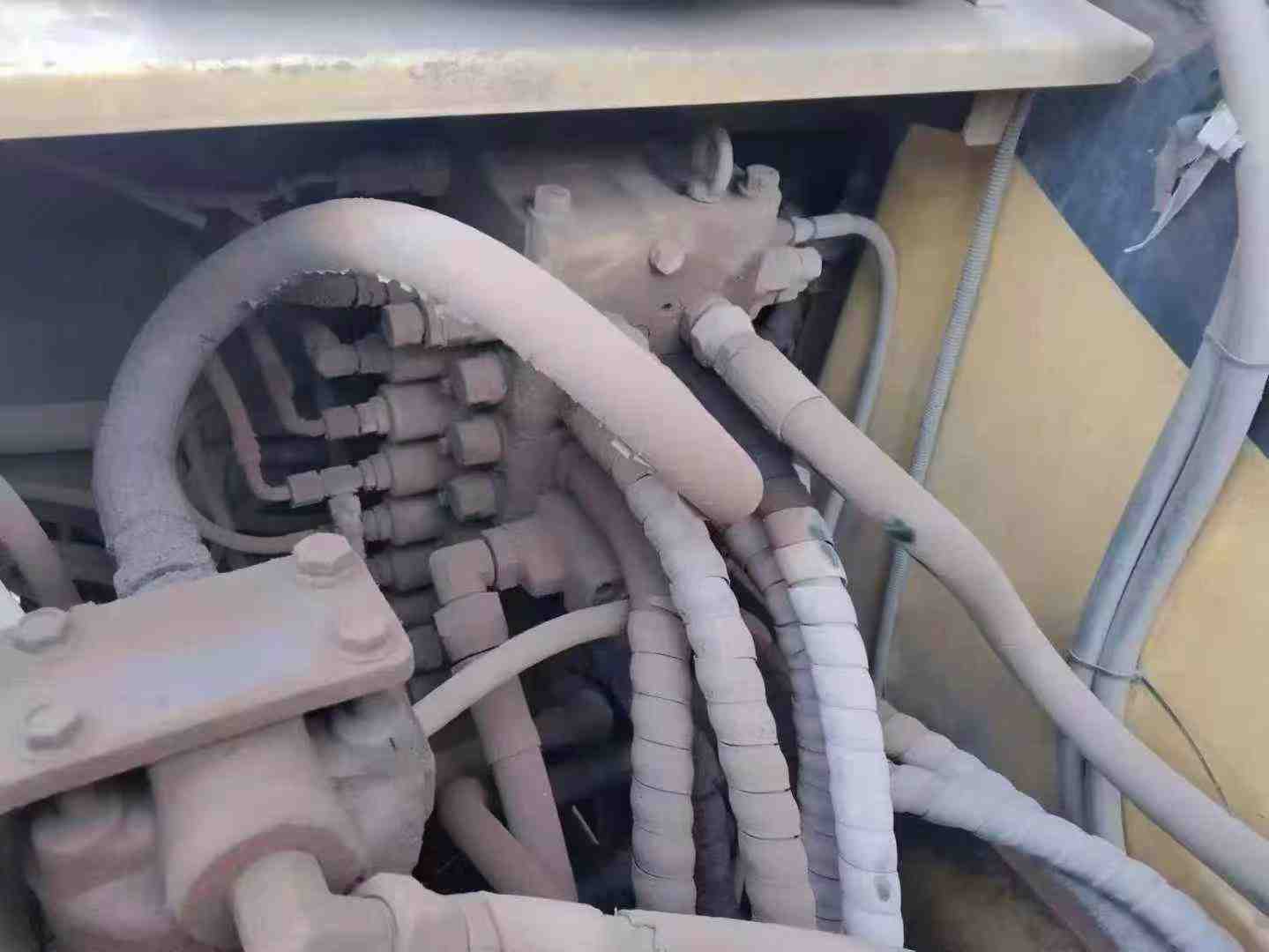 Used Komatsu PC130 Excavator 2016 Model / 3