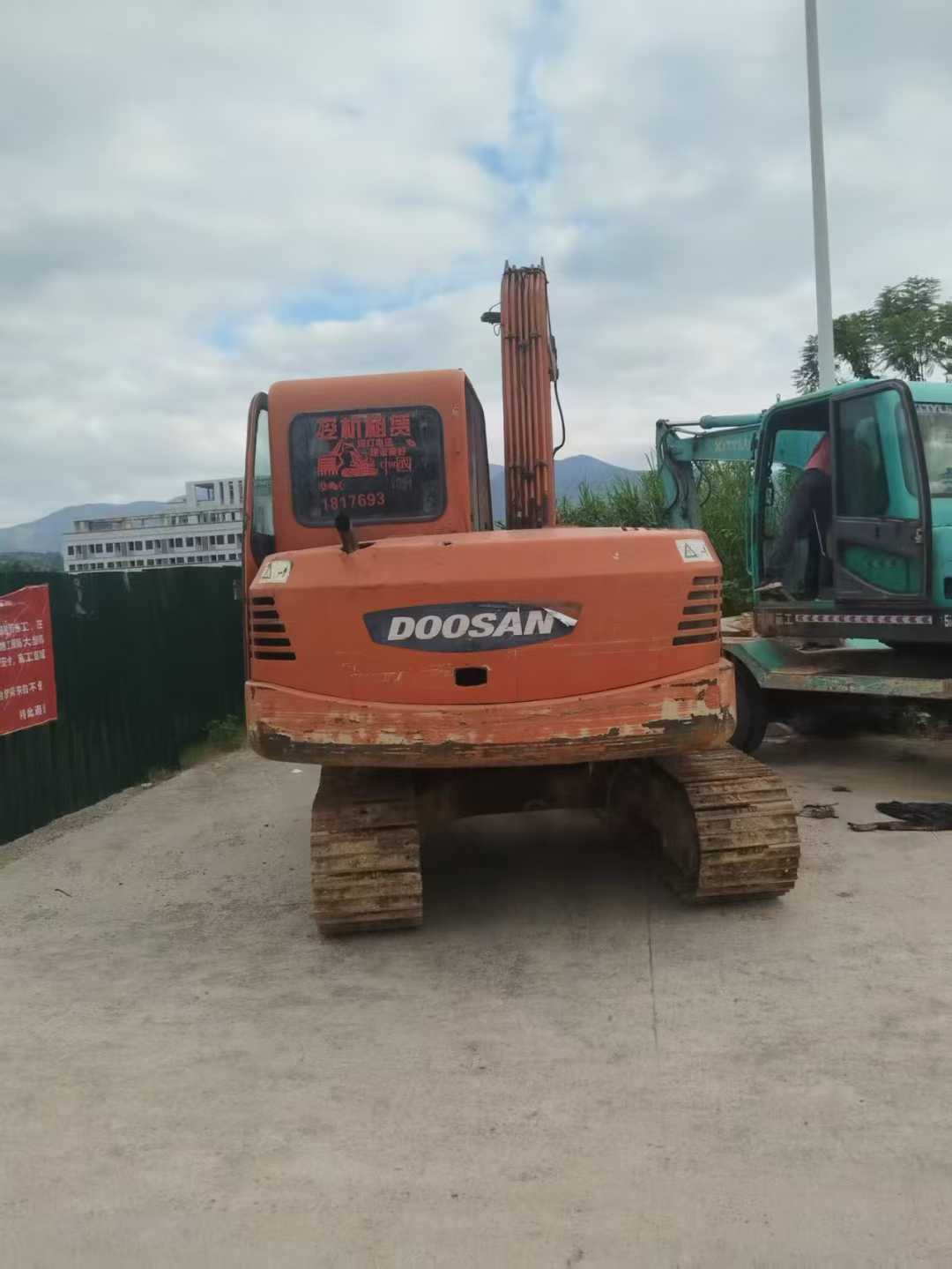 Used Doosan DH70 Excavator 2016 Model / 6