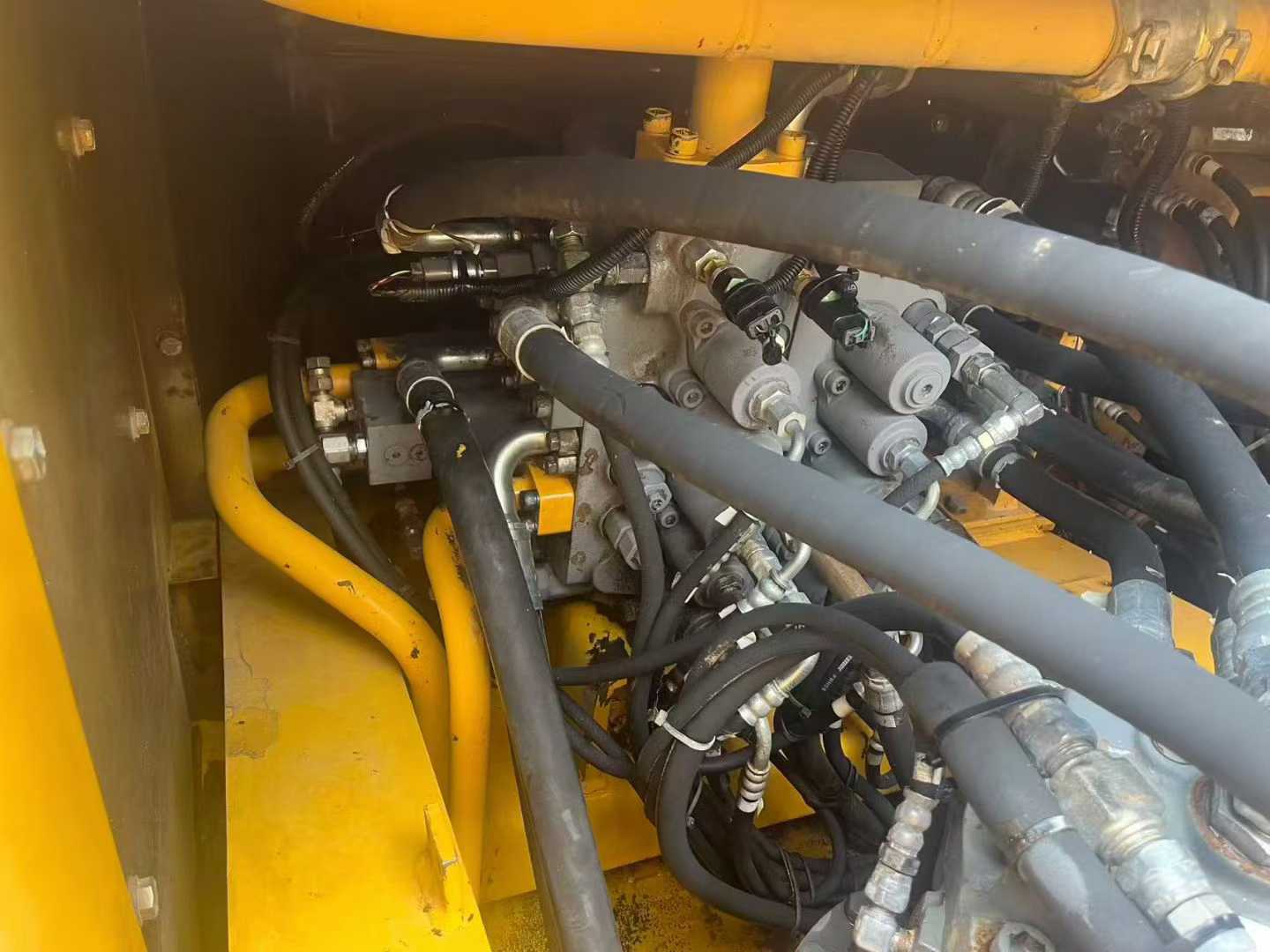 Used Kato HD820V Excavator 2016 Model / 6