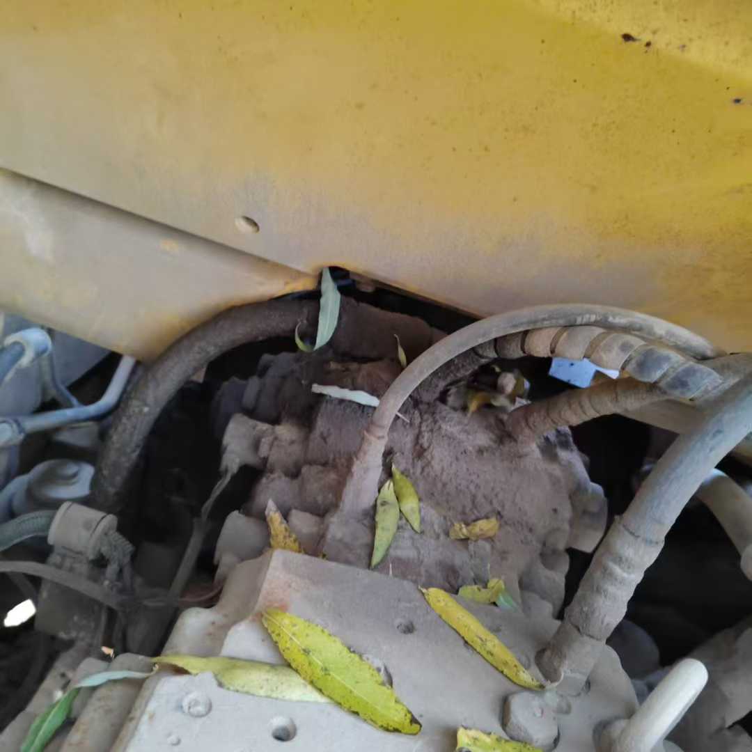 Used Komatsu PC210 Excavator 2011 Model / 3