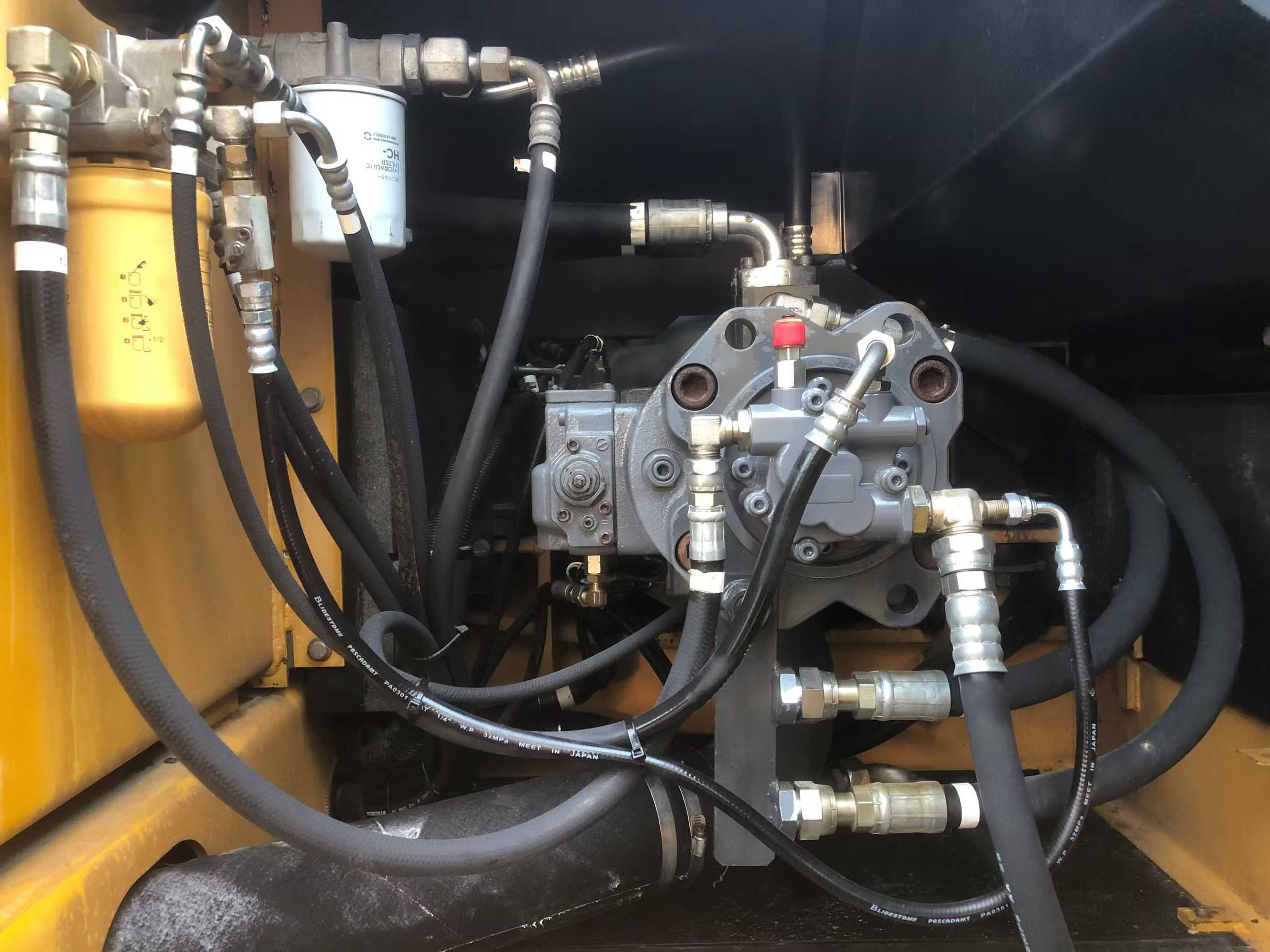 Used Kato HD820V Excavator 2016 Model / 5