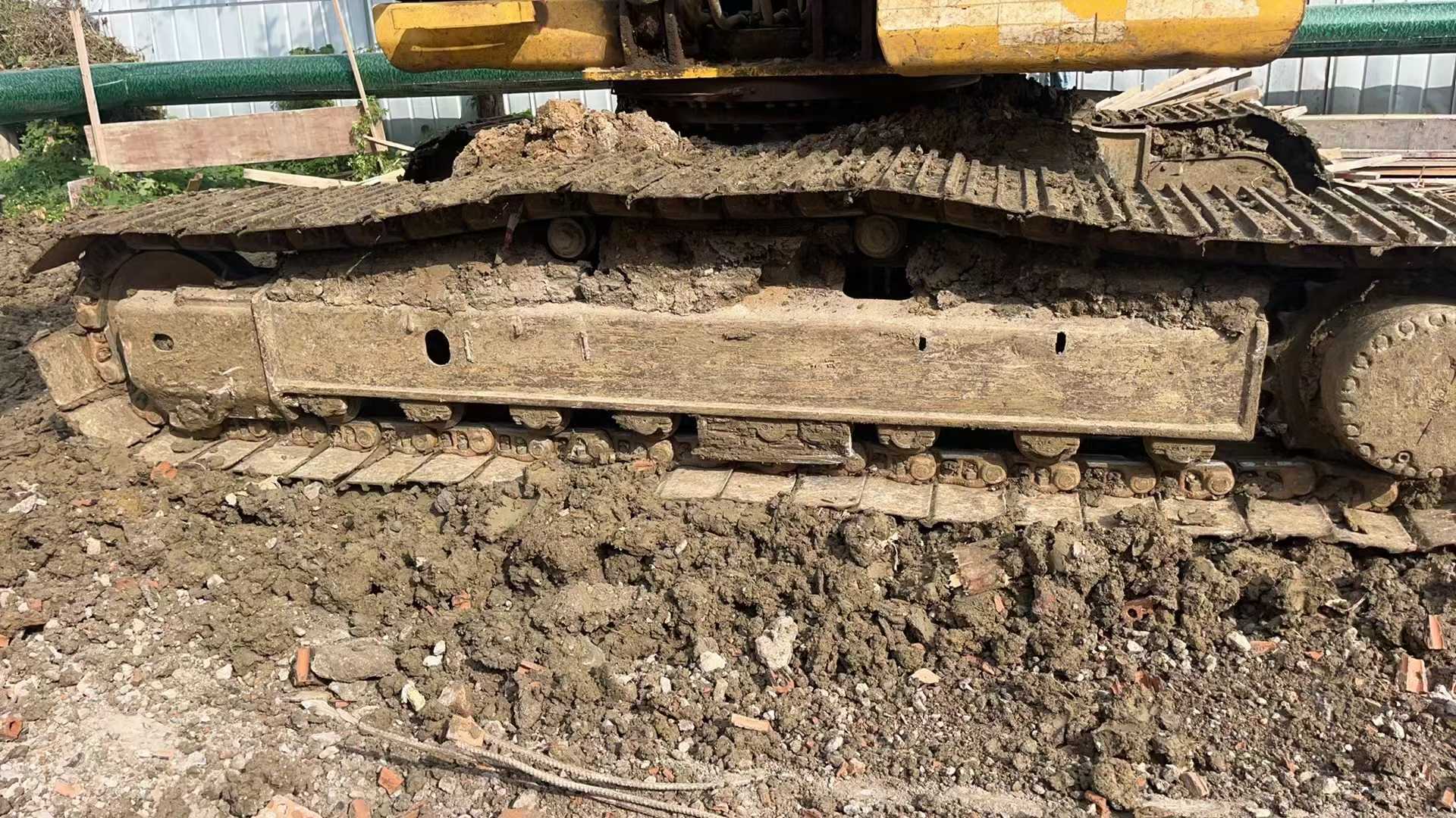 Used Komatsu PC220-8 Excavator 2011 Model / 3