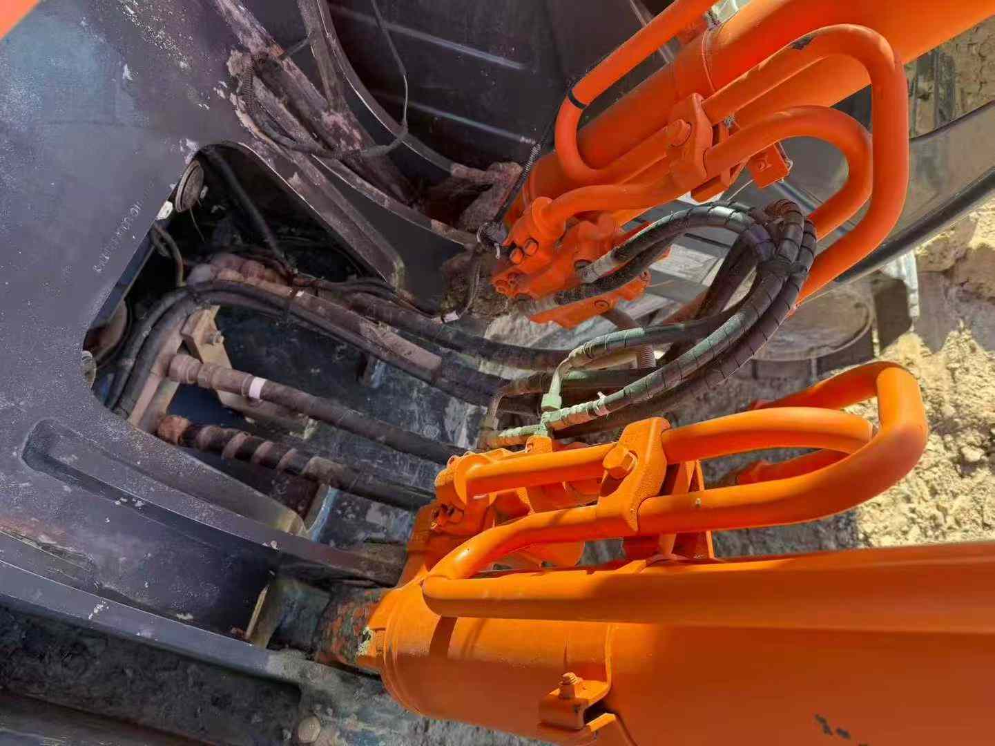 Used Hitachi ZAXIS200 Excavator 2016 Model / 7