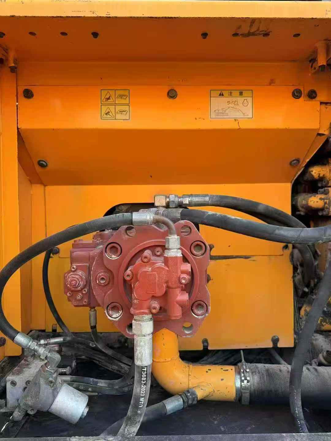 Used Hyundai R215-7 Excavator 2011 Model / 5