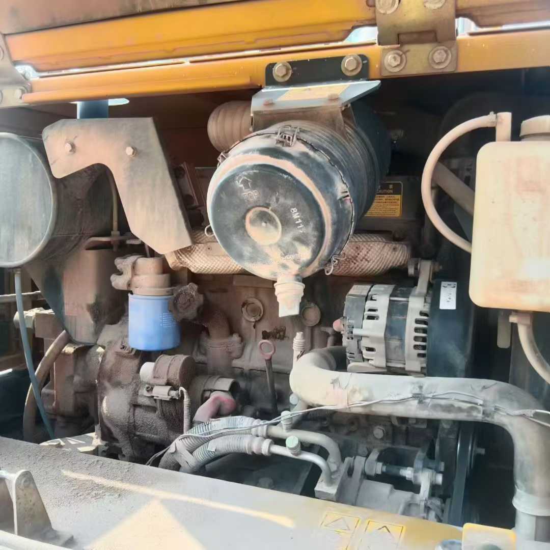 Used XCMG XE75WD Excavator 2022 Model / 4