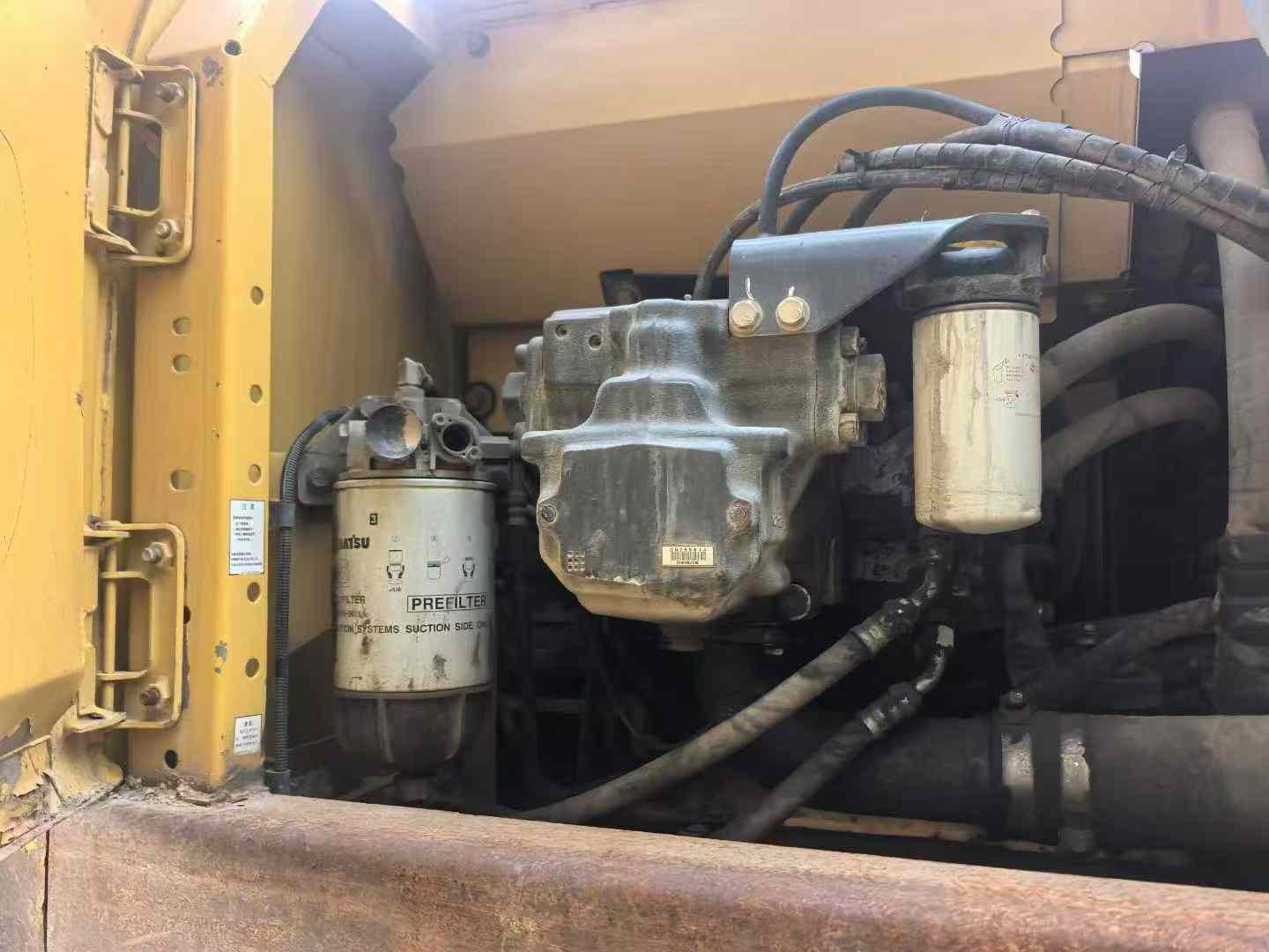 Used Komatsu PC200-8 Excavator 2014 Model / 9